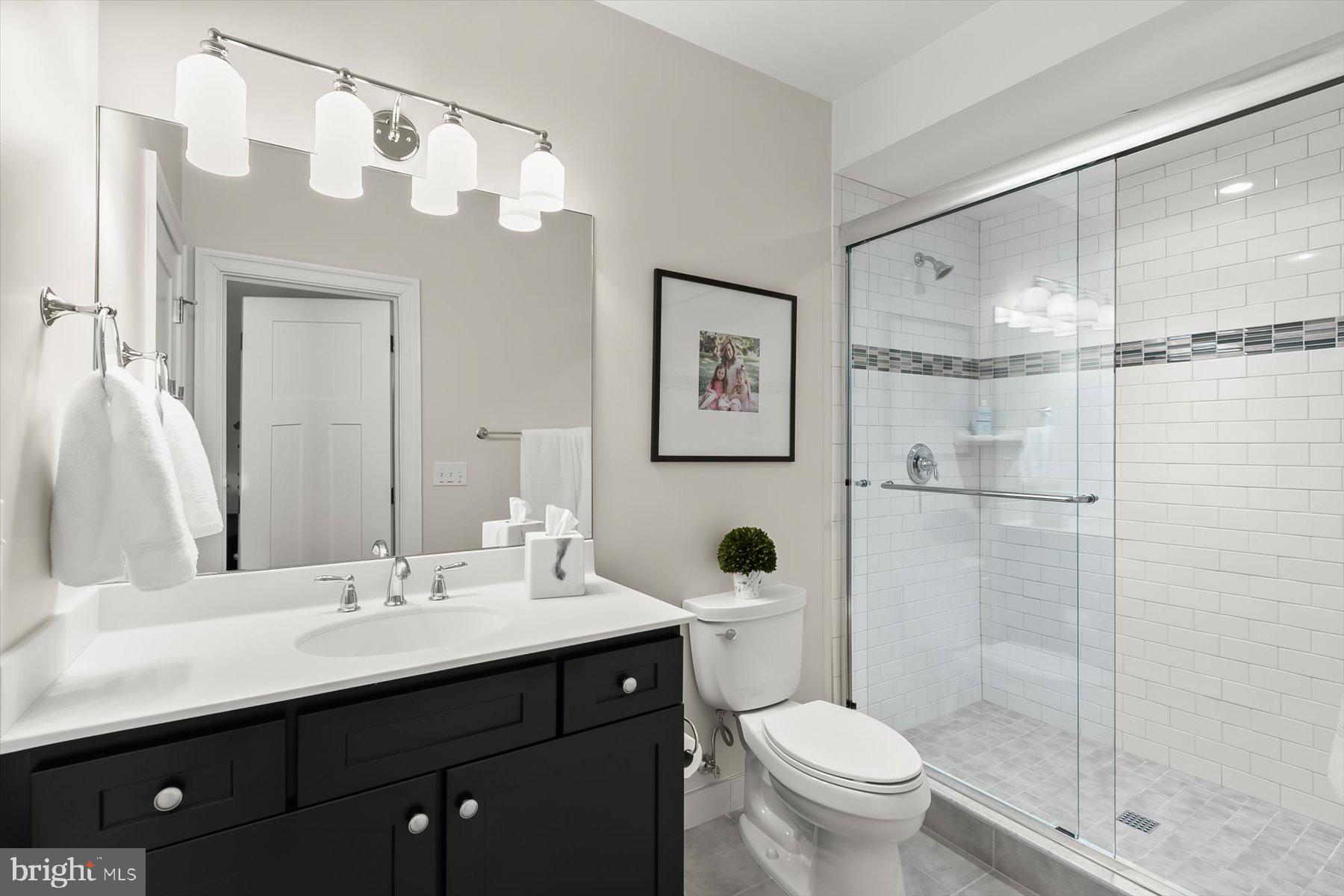 GROVE AVENUE - Residential