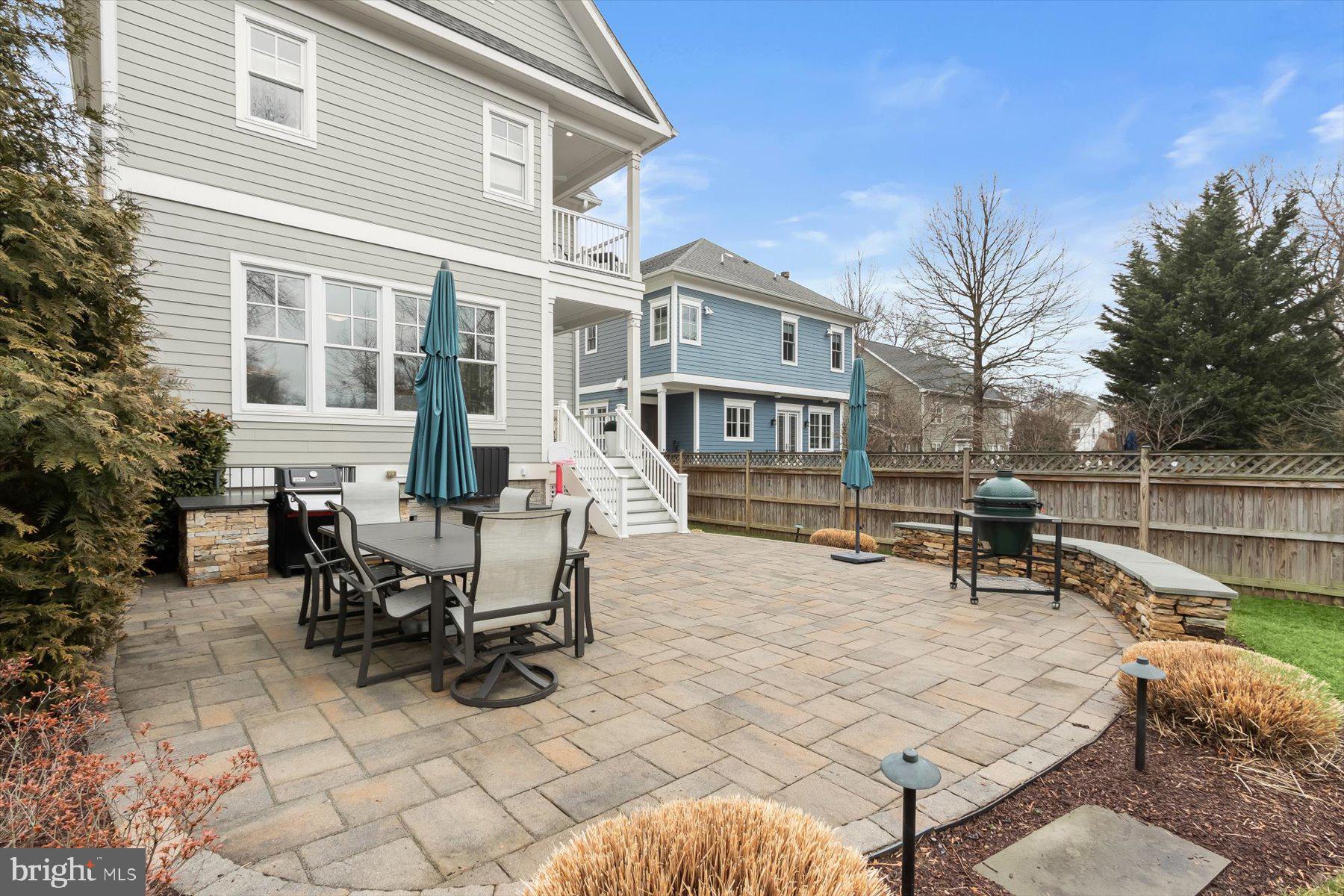 GROVE AVENUE - Residential