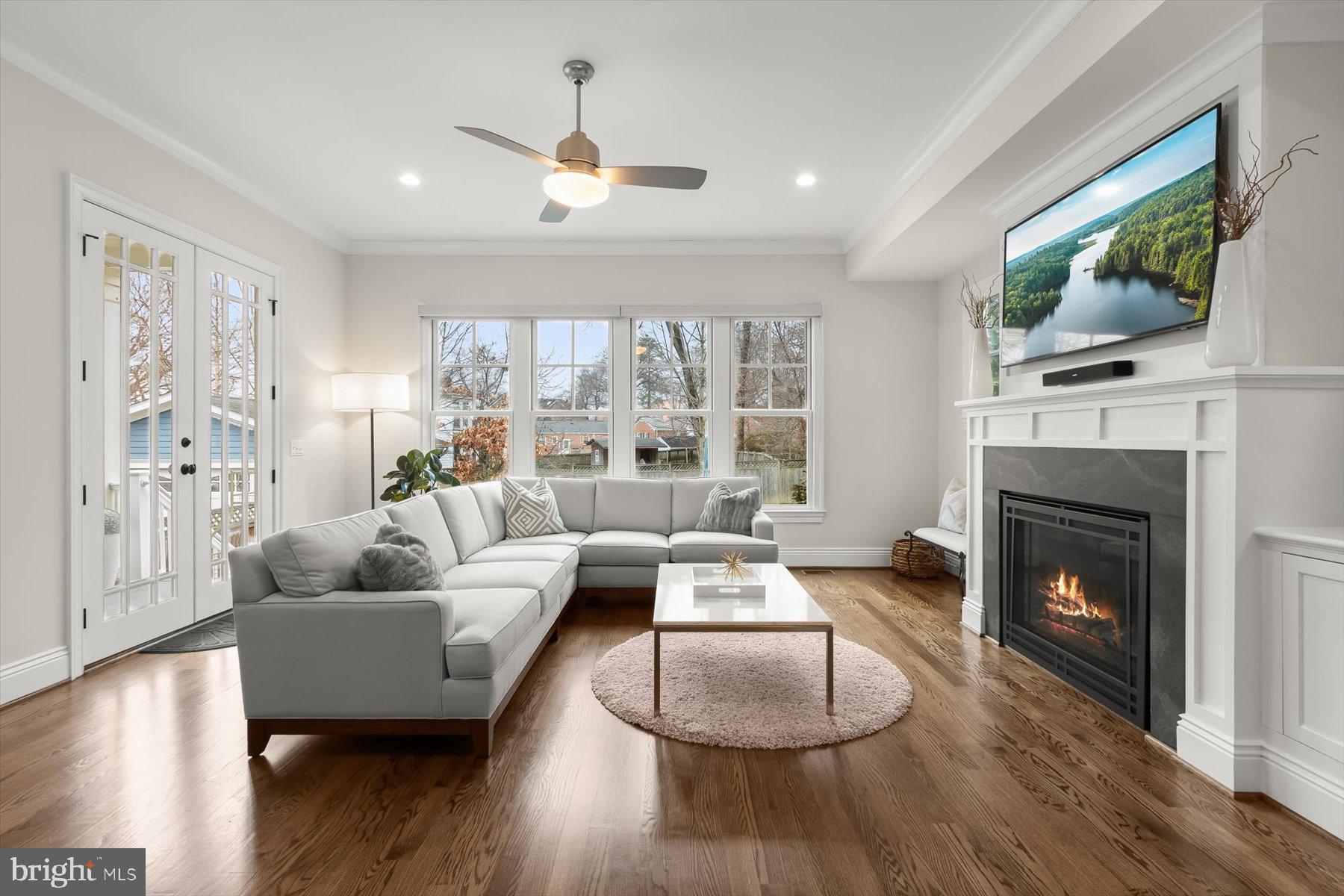 GROVE AVENUE - Residential