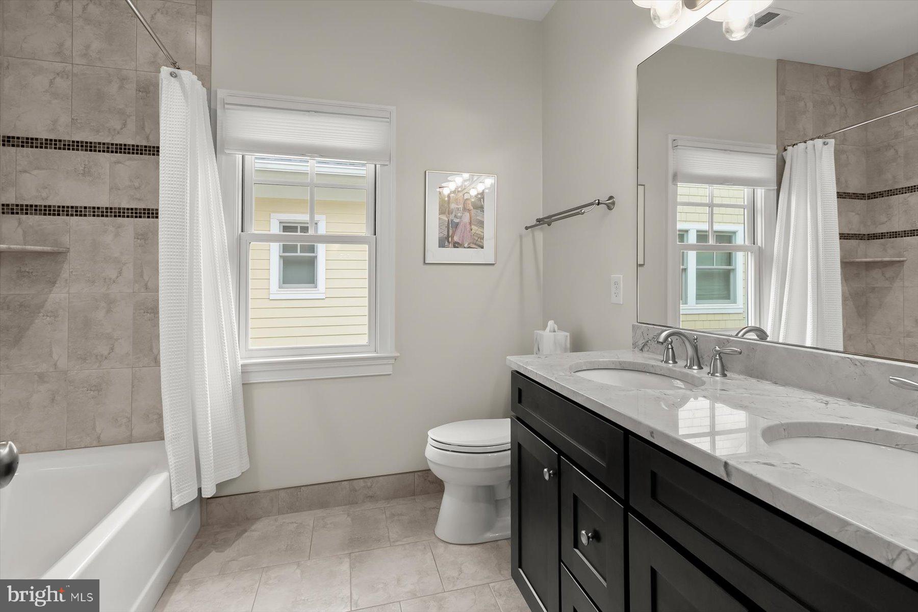 GROVE AVENUE - Residential