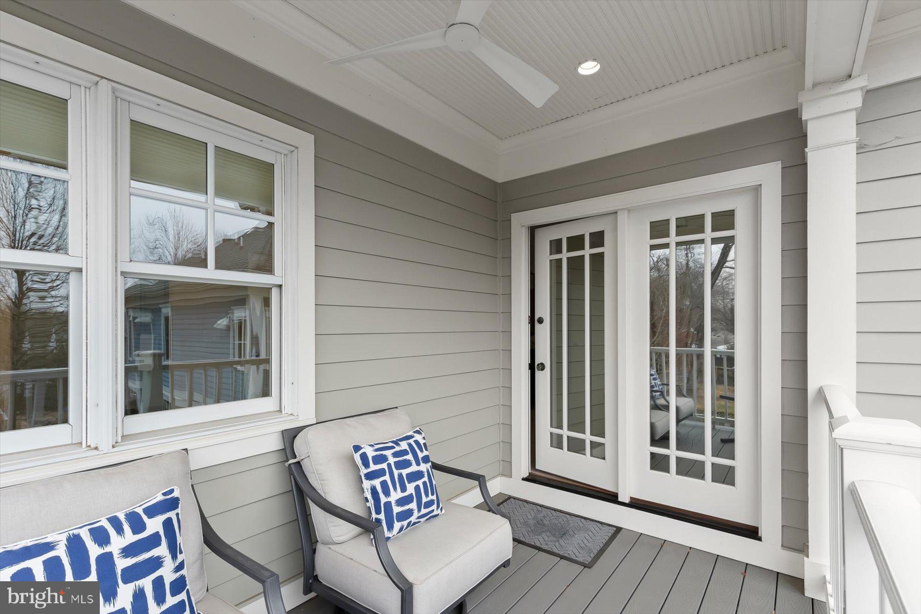 GROVE AVENUE - Residential