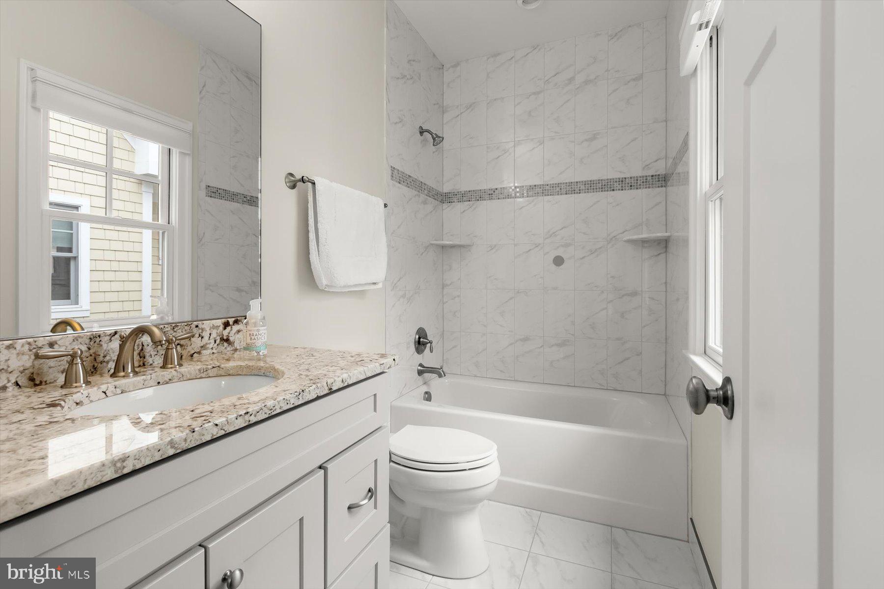 GROVE AVENUE - Residential