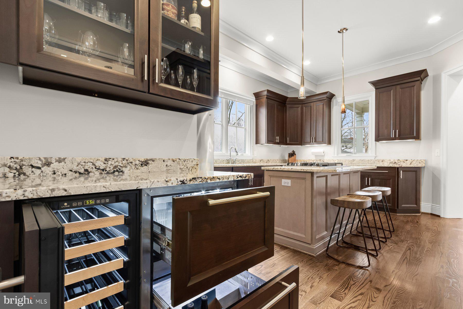 GROVE AVENUE - Residential