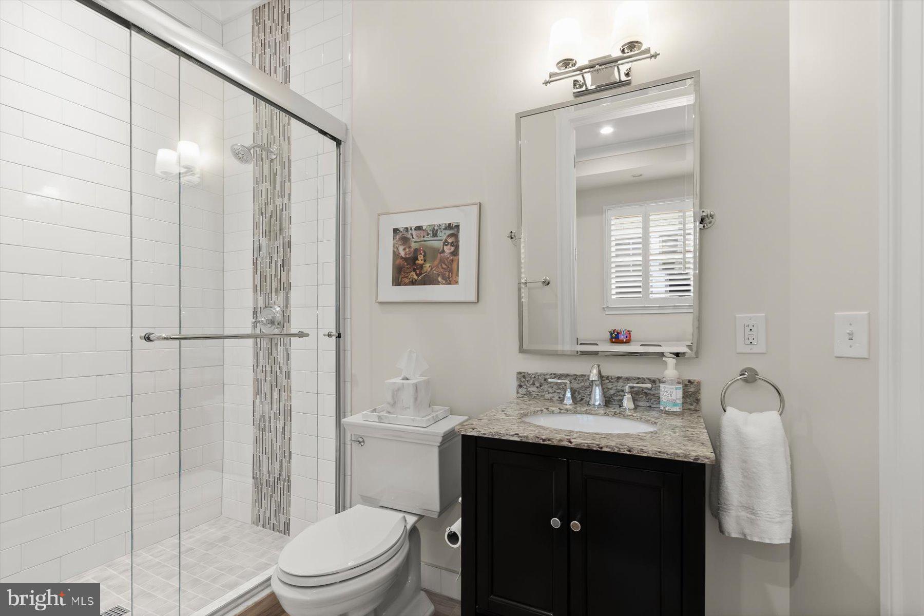 GROVE AVENUE - Residential