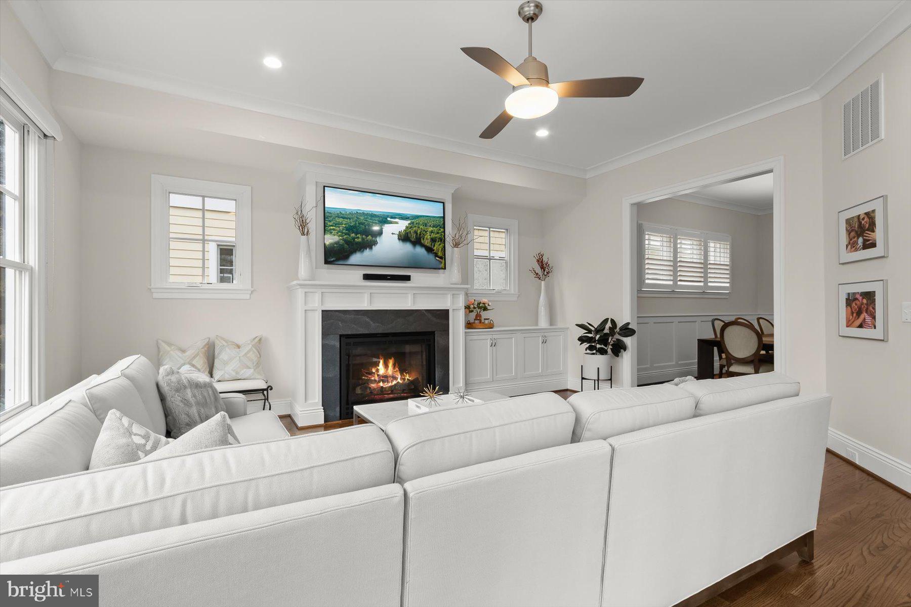 GROVE AVENUE - Residential