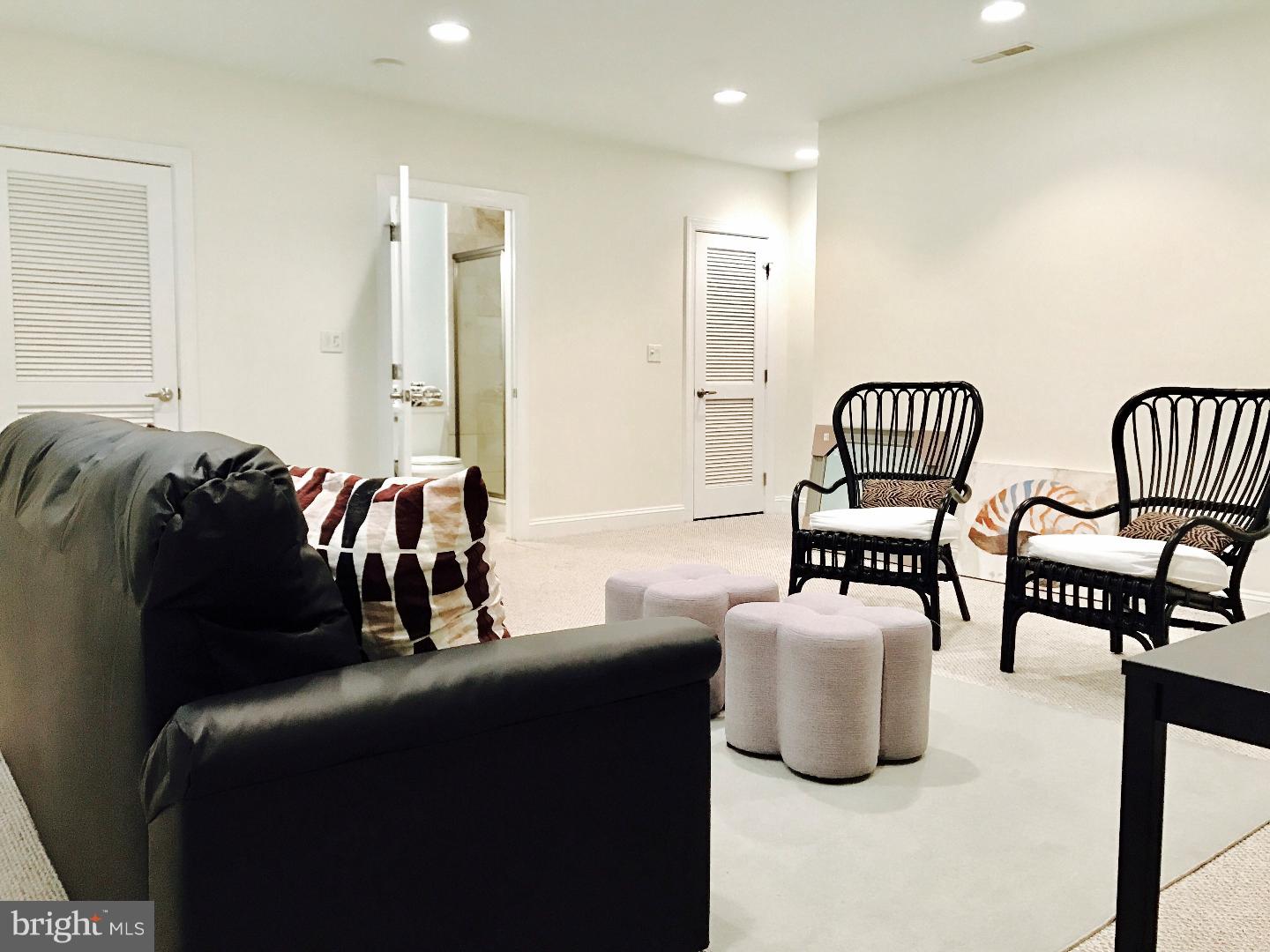 FAIRMOUNT - Residential