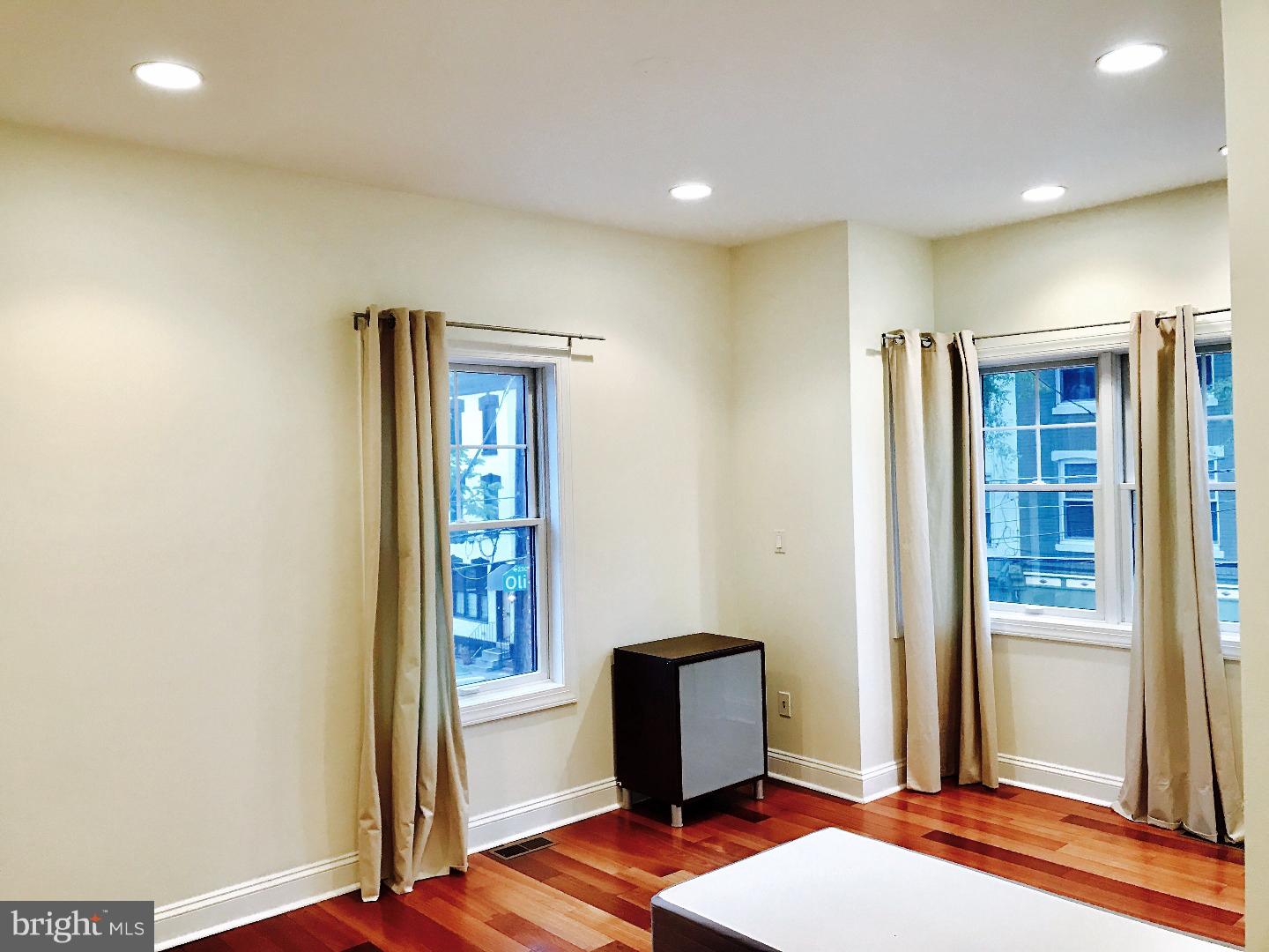 FAIRMOUNT - Residential