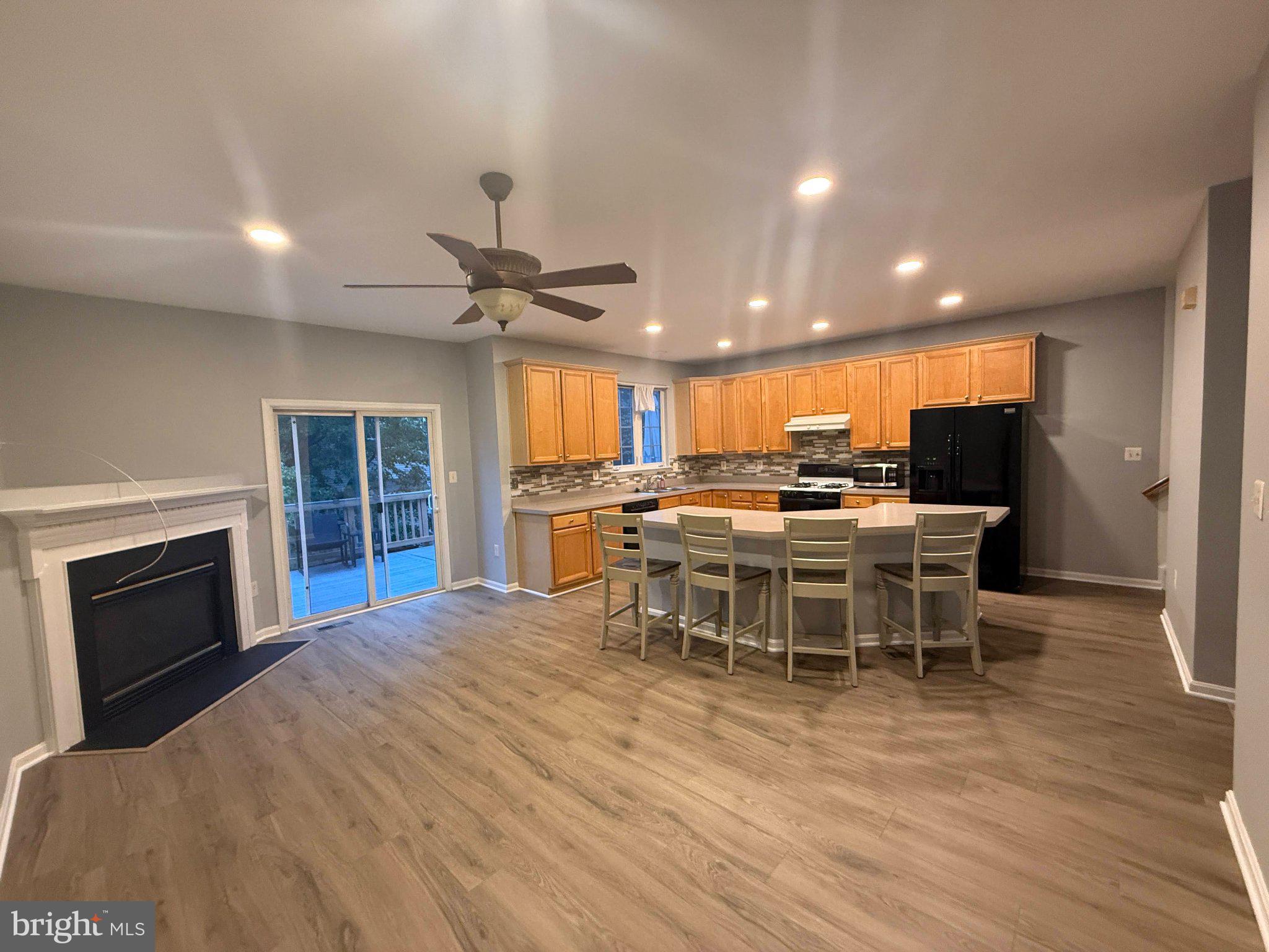 43773 MAISON BLANC SQUARE