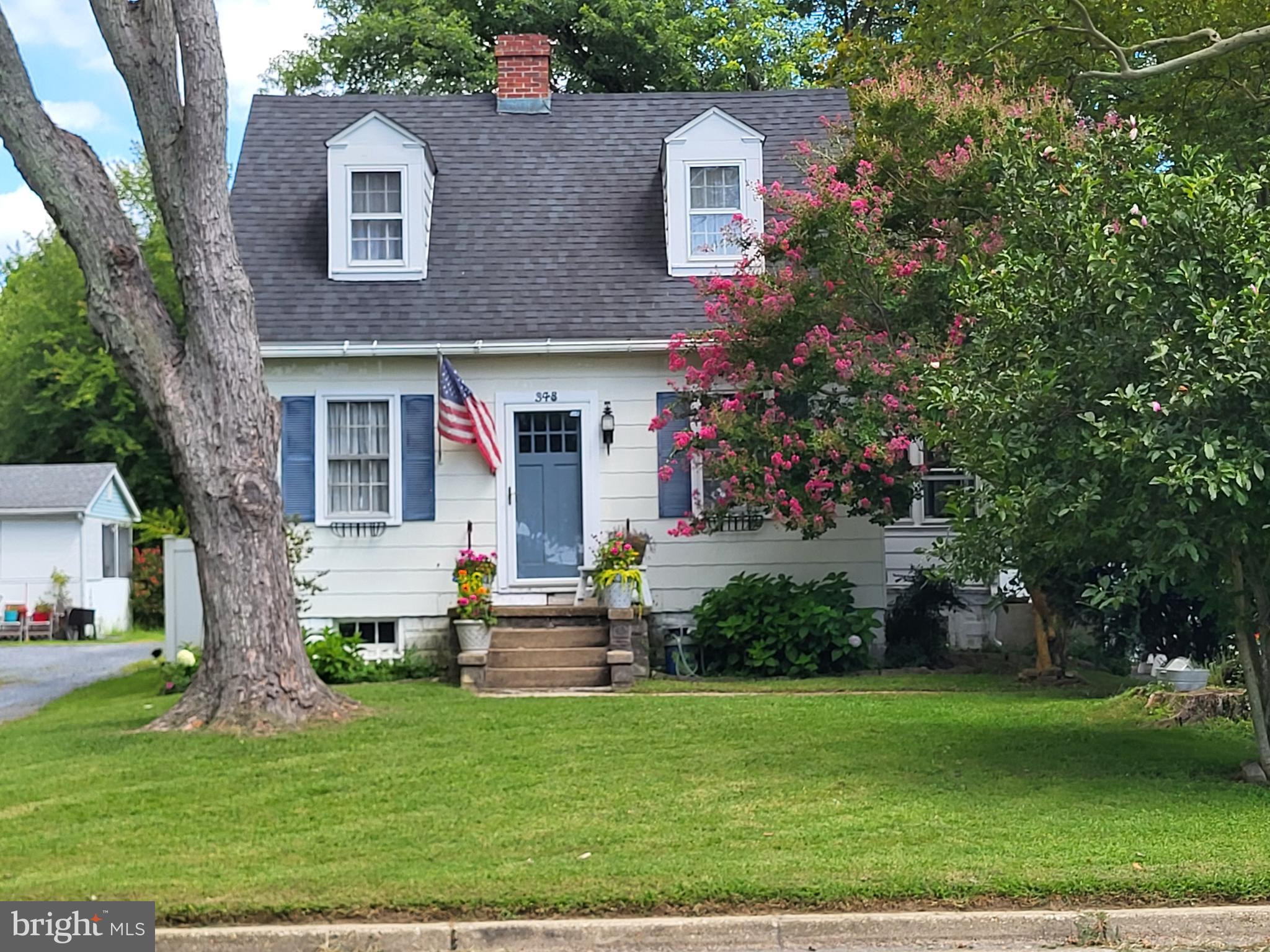 348 GLEBE ROAD