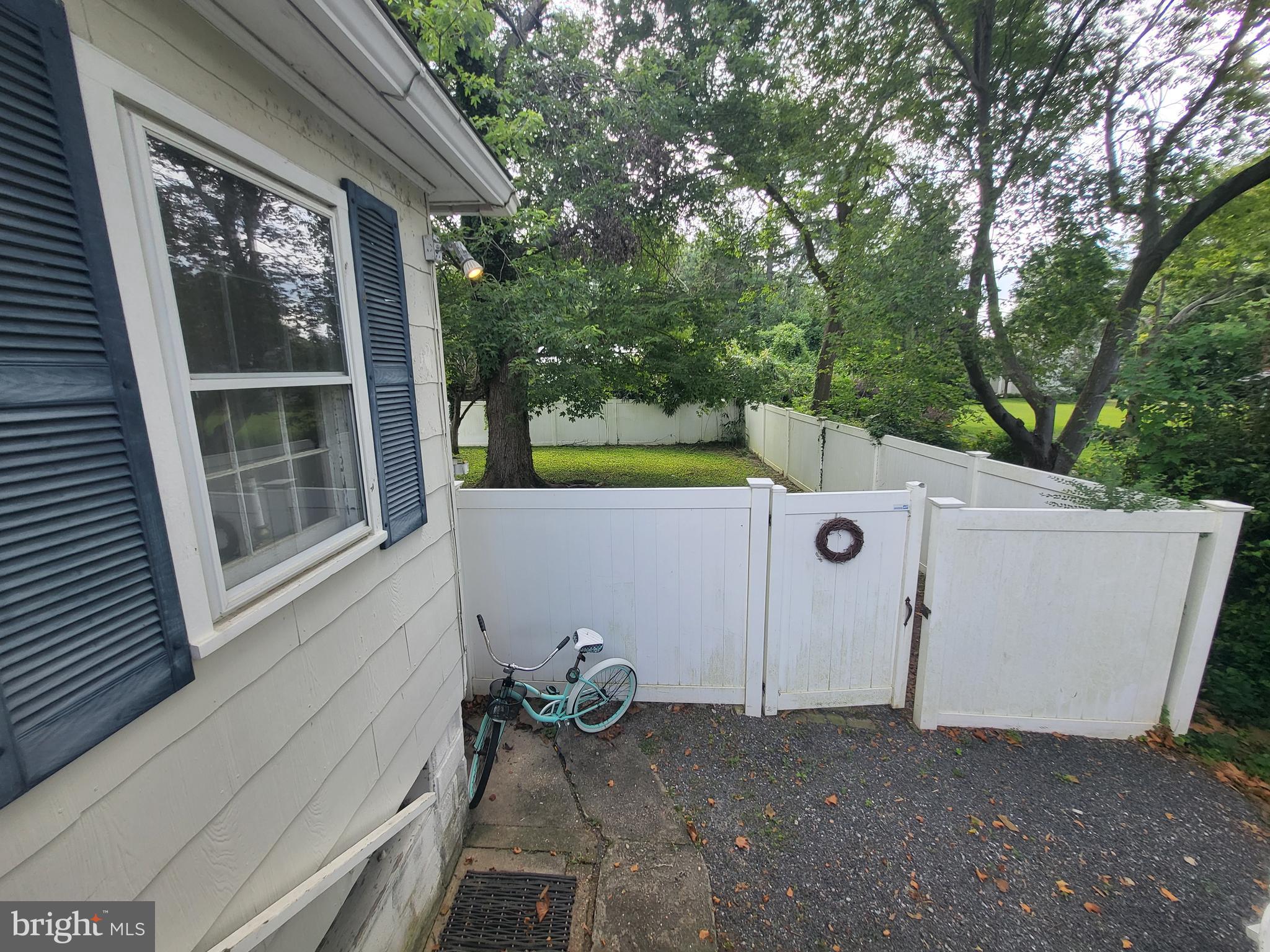 348 GLEBE ROAD