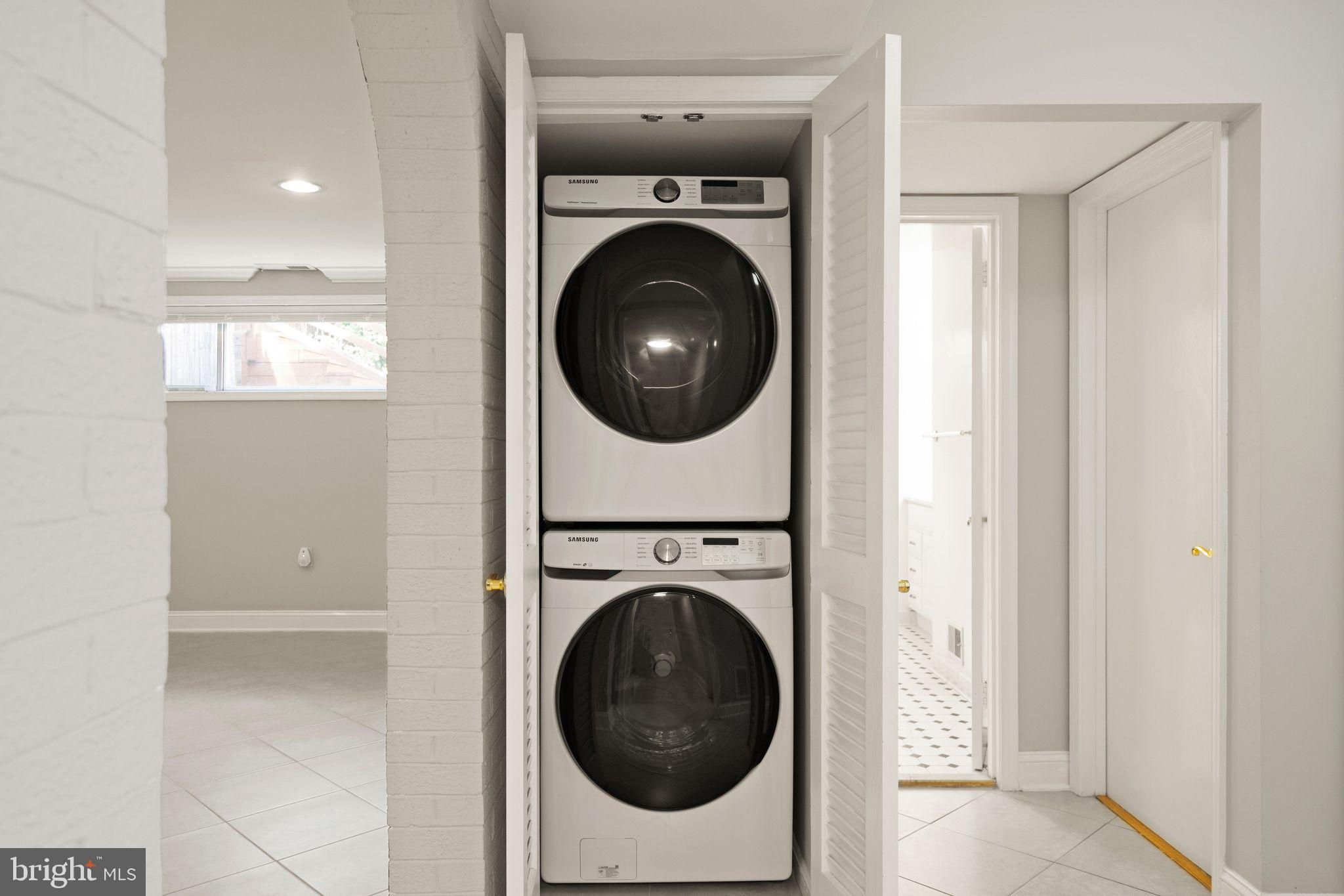 ALTA VISTA - Residential Lease