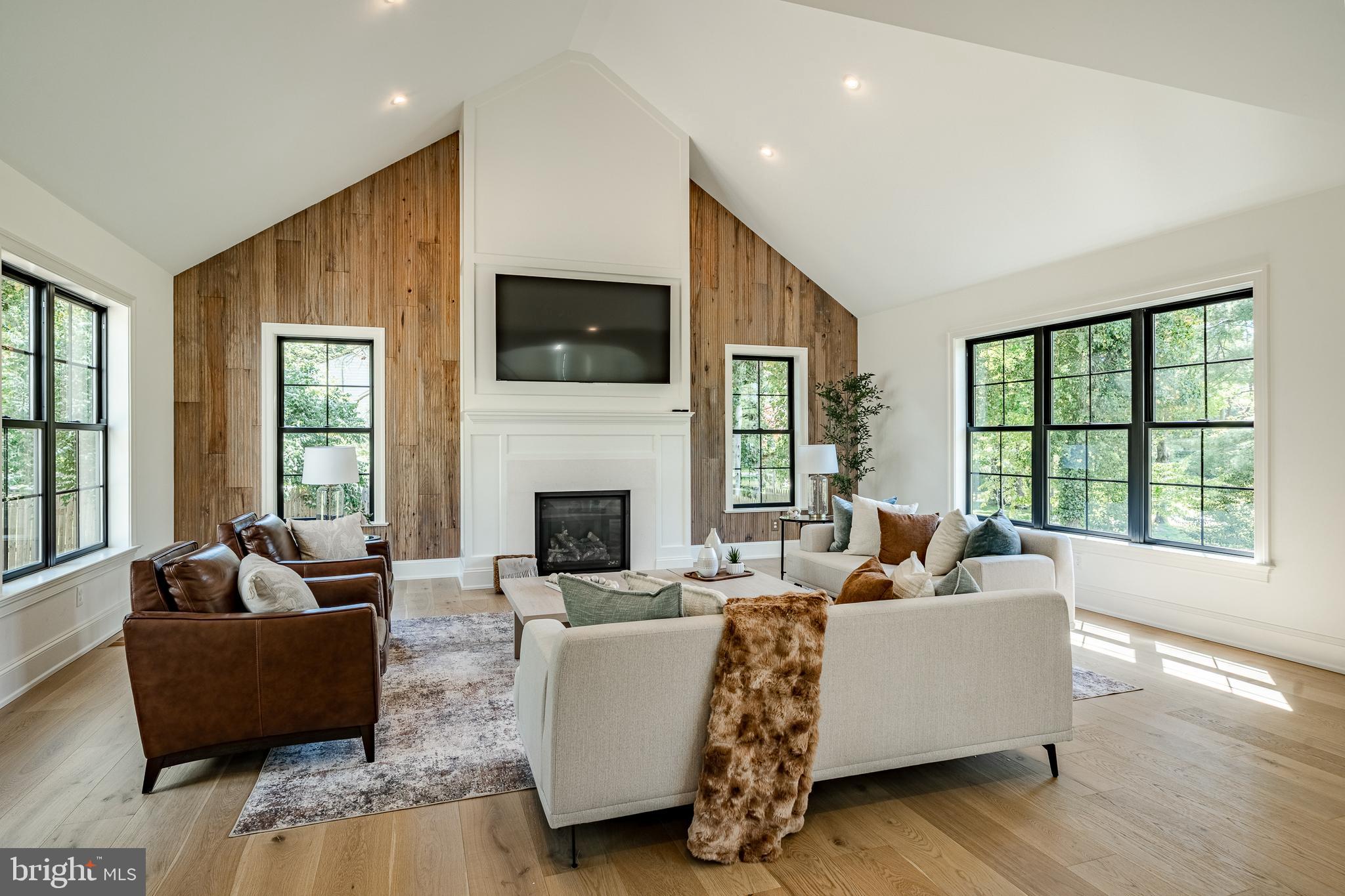 SUGARPOINTE - Residential