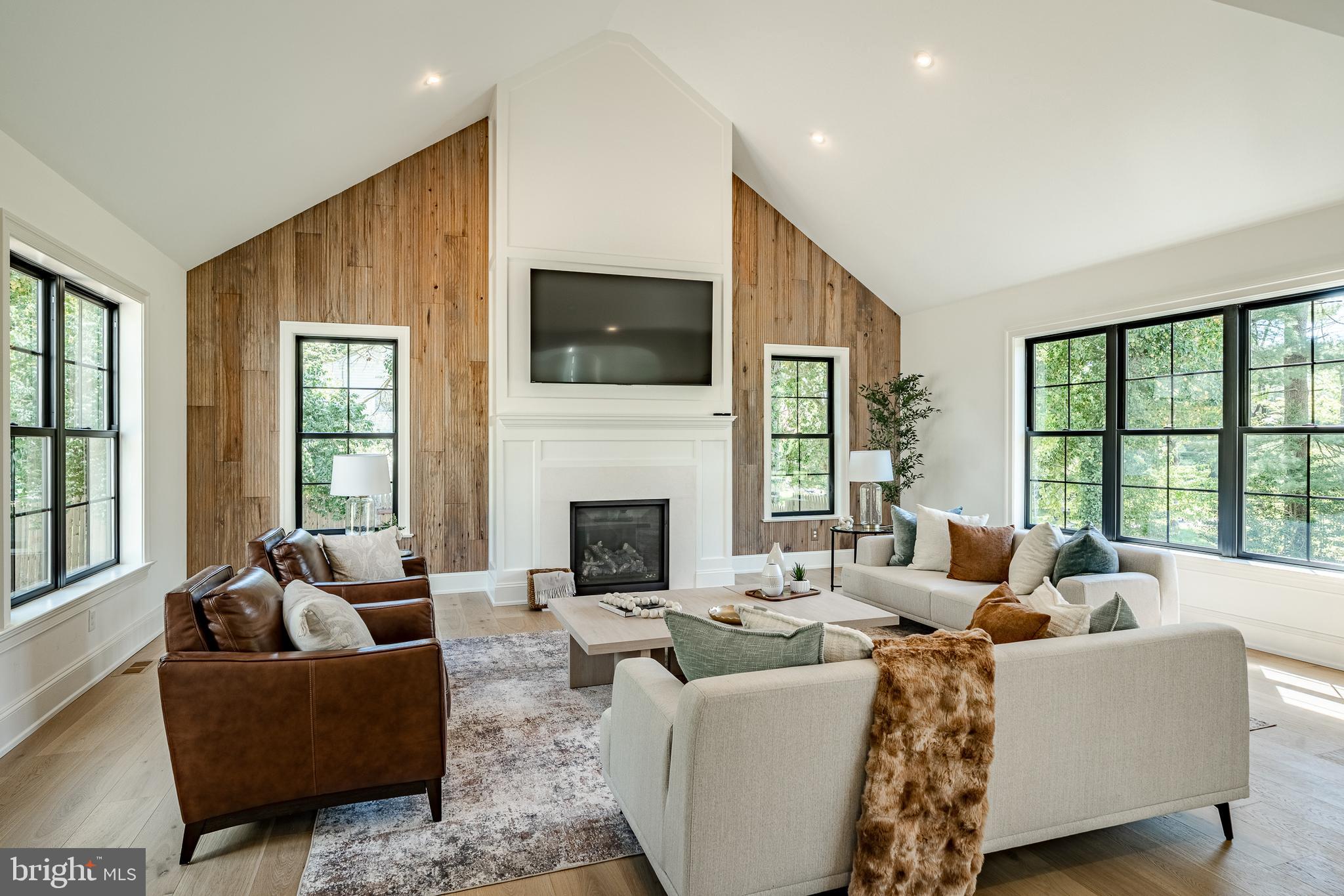 SUGARPOINTE - Residential