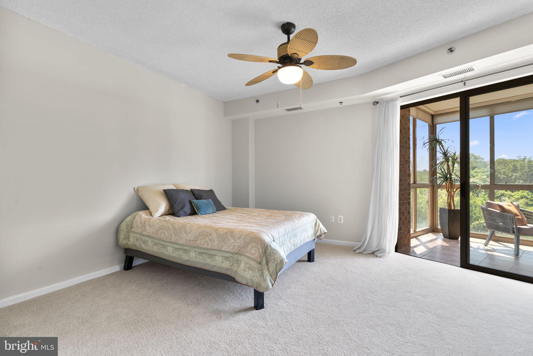 VANTAGE POINT EAST AT LEISURE WORLD - Residential