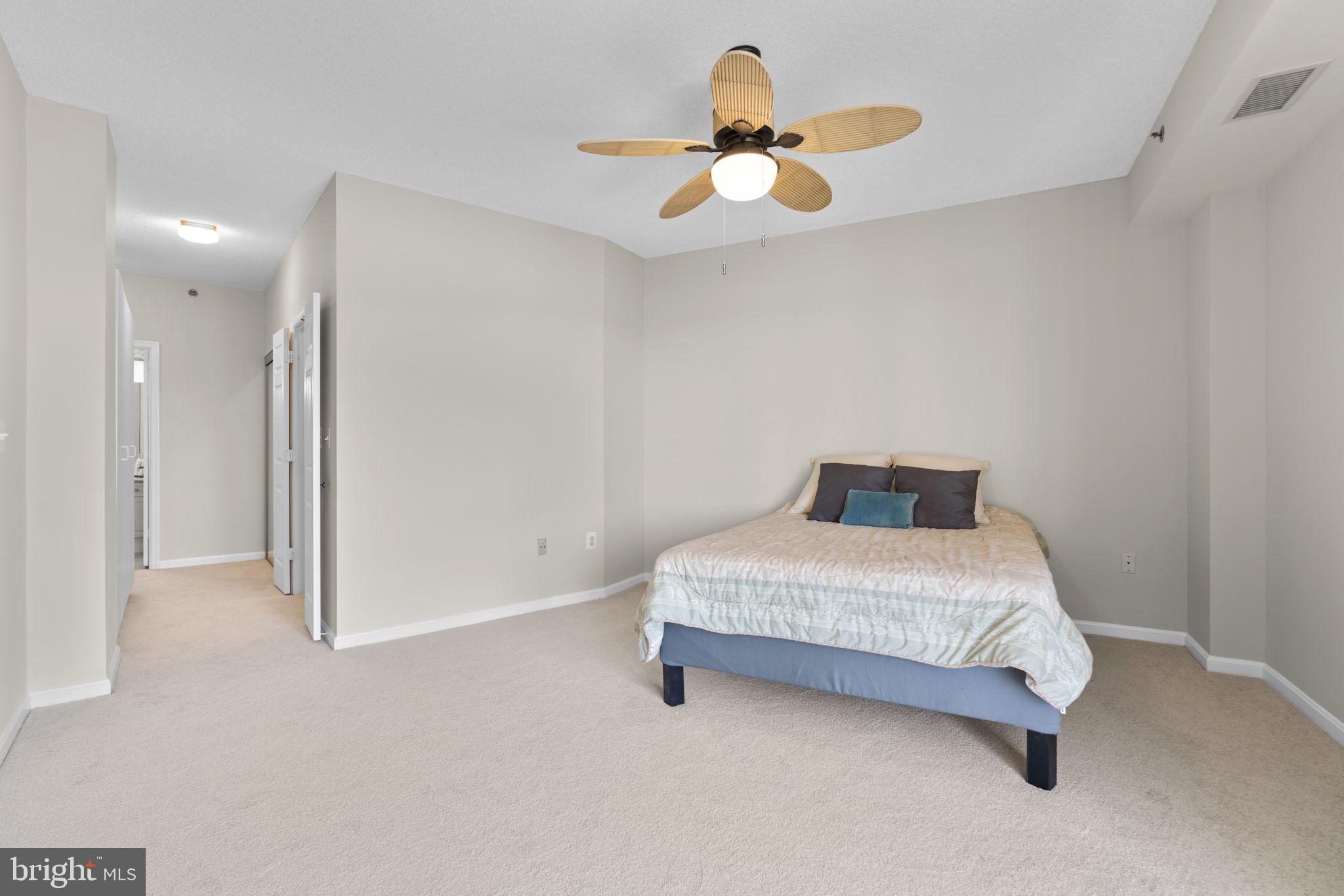 VANTAGE POINT EAST AT LEISURE WORLD - Residential