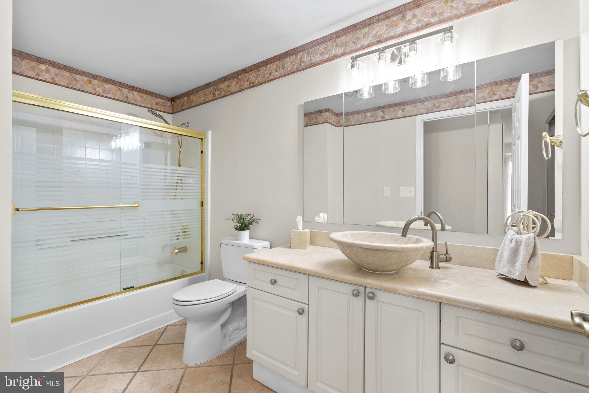 VANTAGE POINT EAST AT LEISURE WORLD - Residential