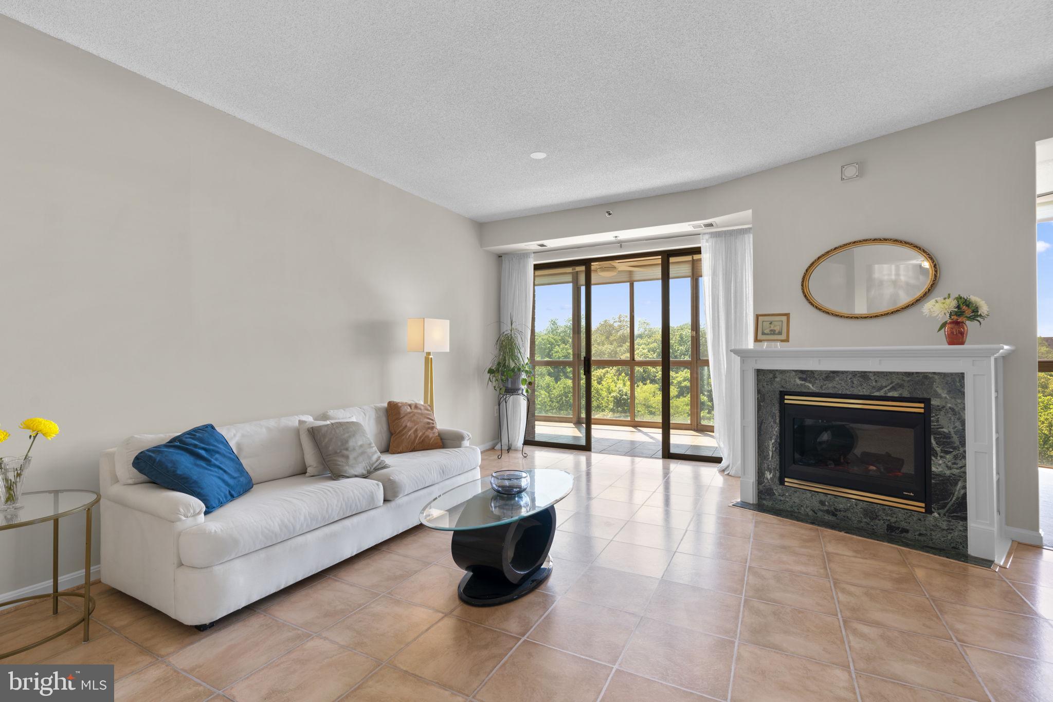 VANTAGE POINT EAST AT LEISURE WORLD - Residential