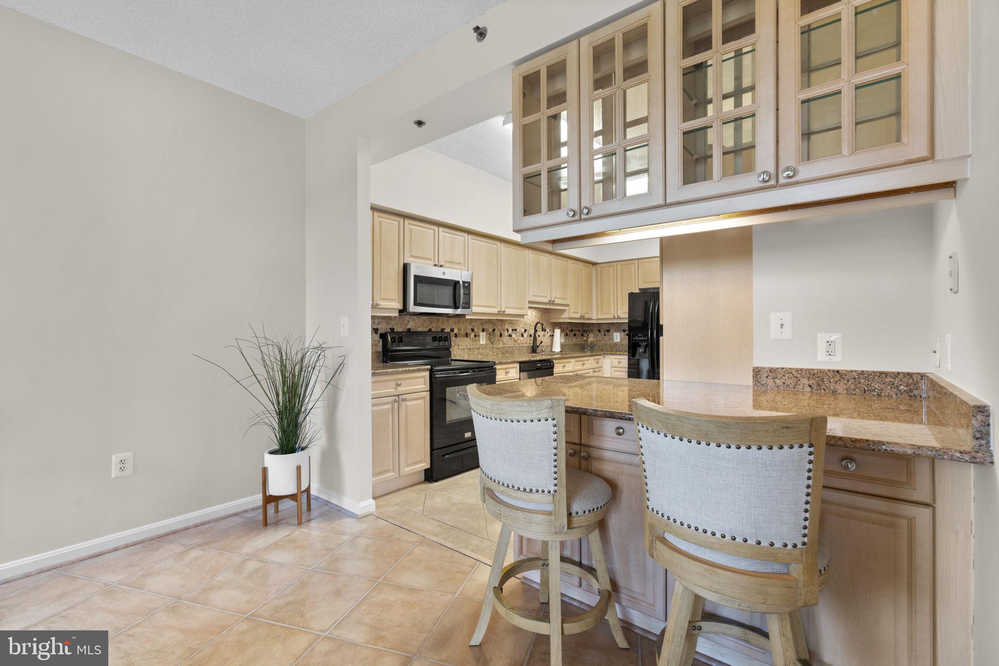 VANTAGE POINT EAST AT LEISURE WORLD - Residential