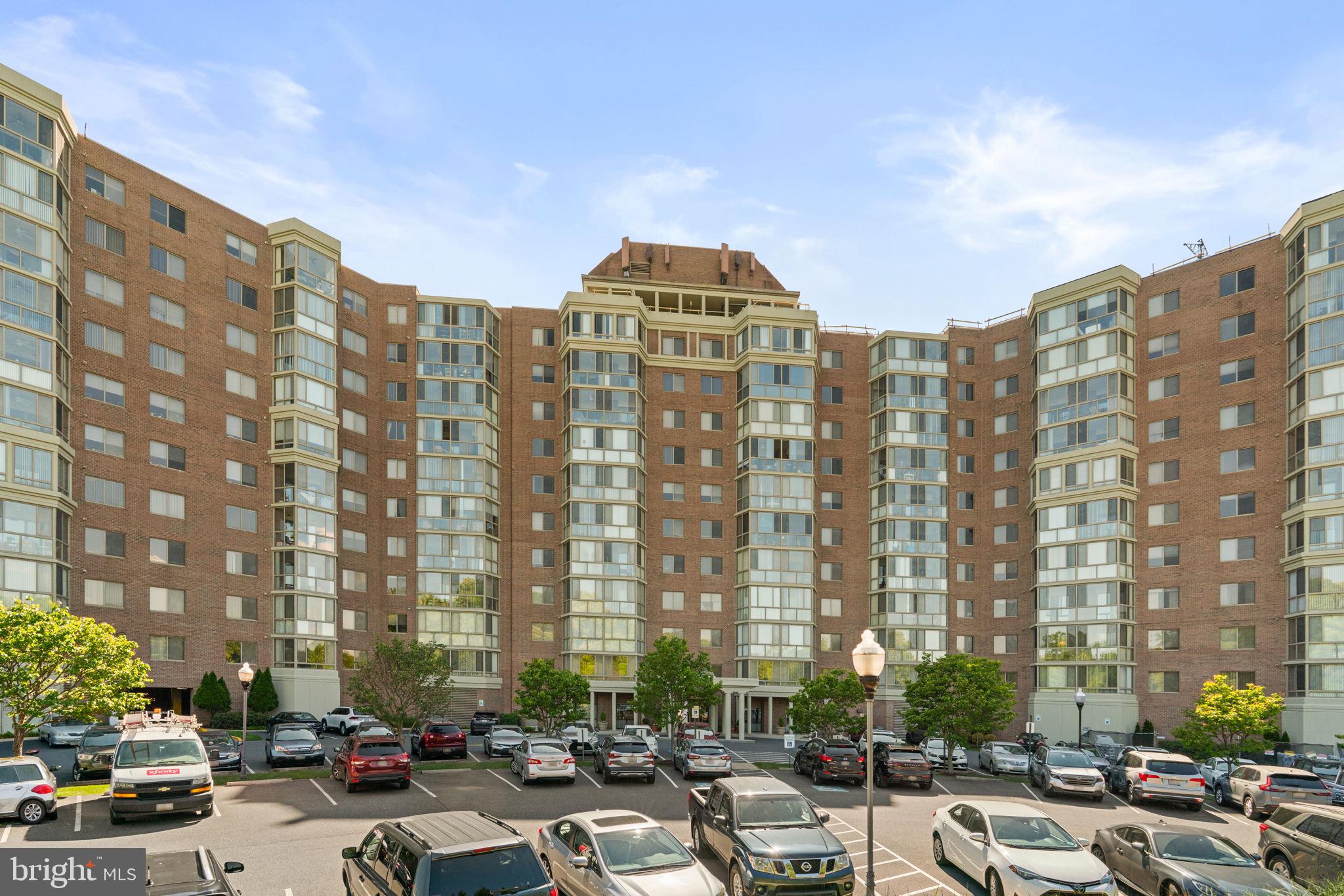VANTAGE POINT EAST AT LEISURE WORLD - Residential