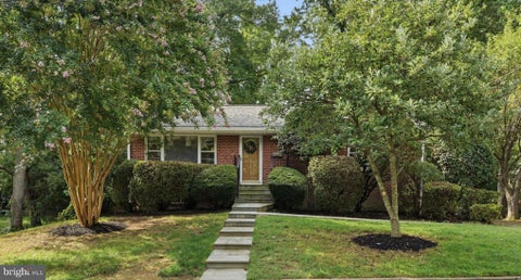 Photo of 601 Randolph Street, FALLS CHURCH, VA 22046 (MLS # VAFA2004242)