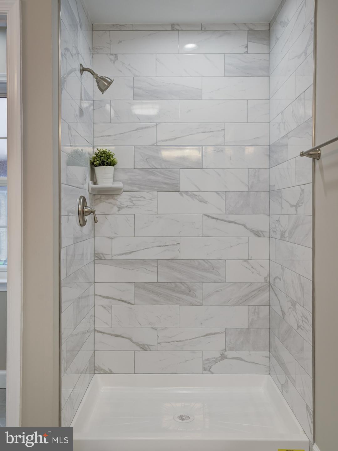 GLENN ESTATES - Residential