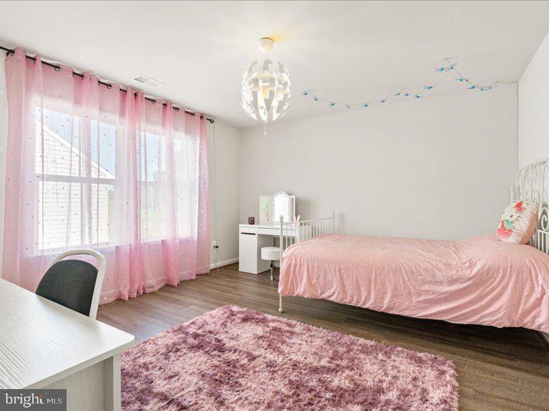 MAY'S QUARTER - Residential