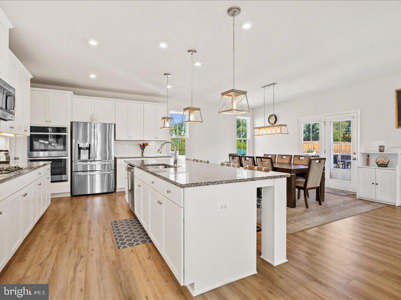 MAY'S QUARTER - Residential