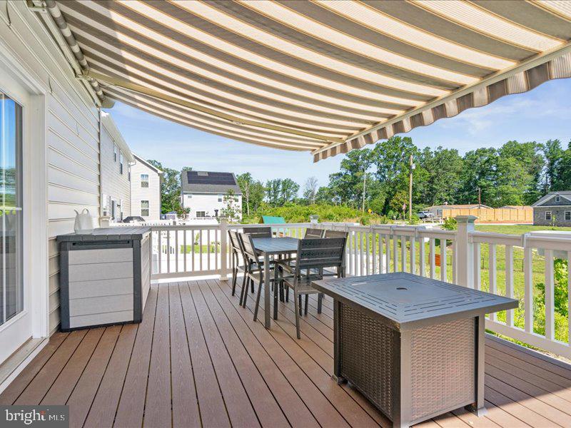 MAY'S QUARTER - Residential