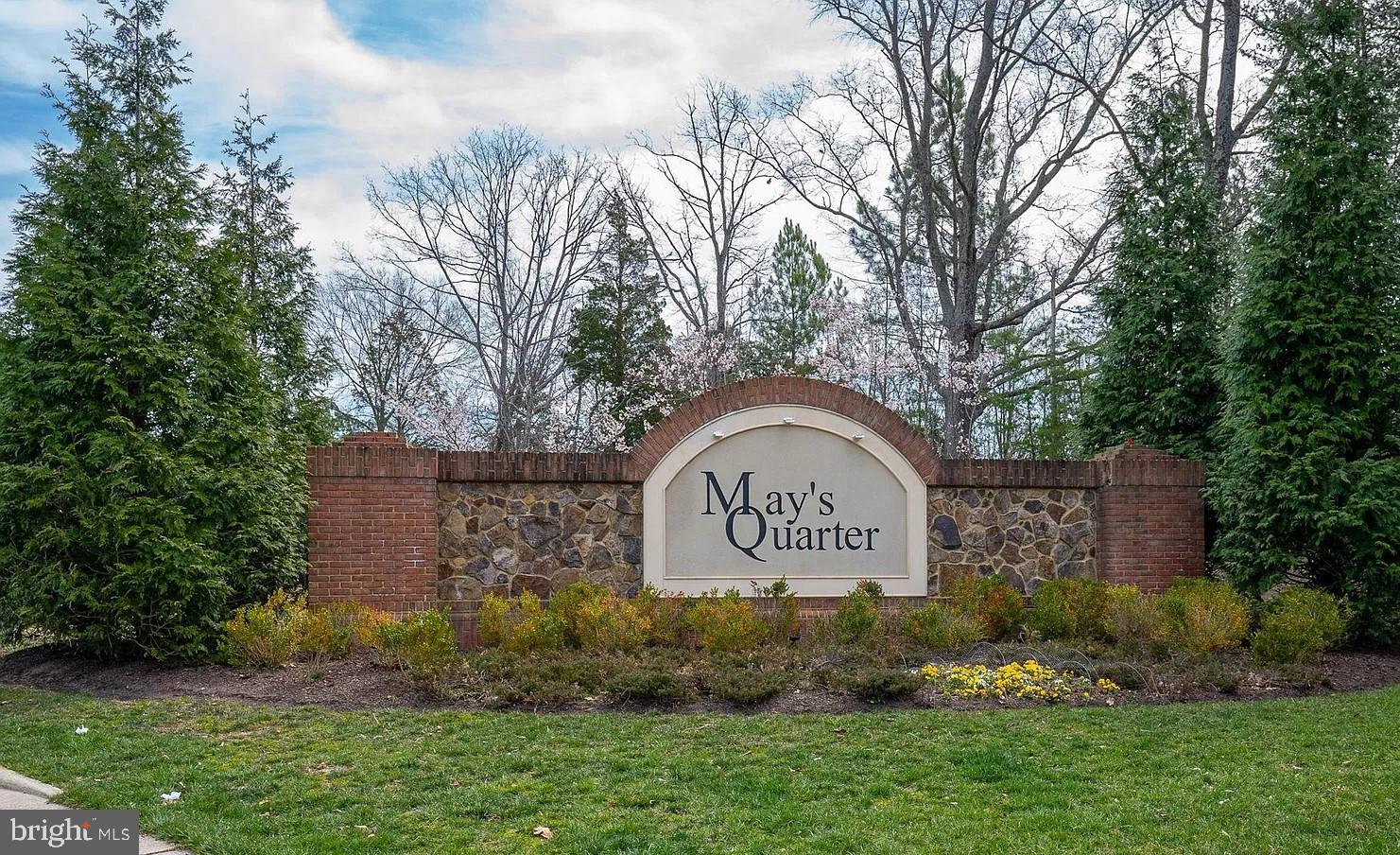 MAY'S QUARTER - Residential