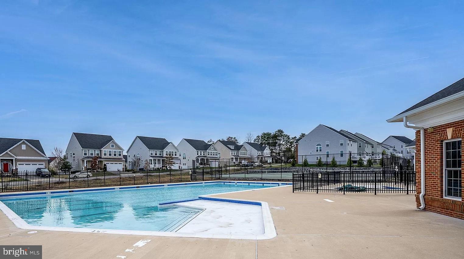 MAY'S QUARTER - Residential