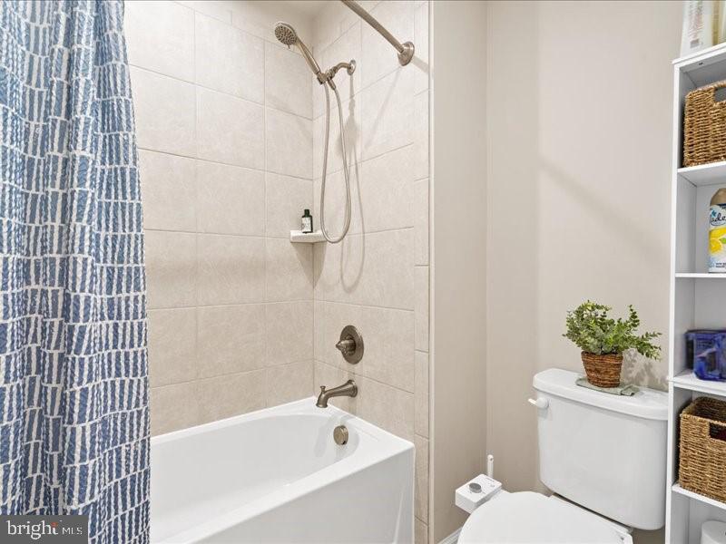 MAY'S QUARTER - Residential