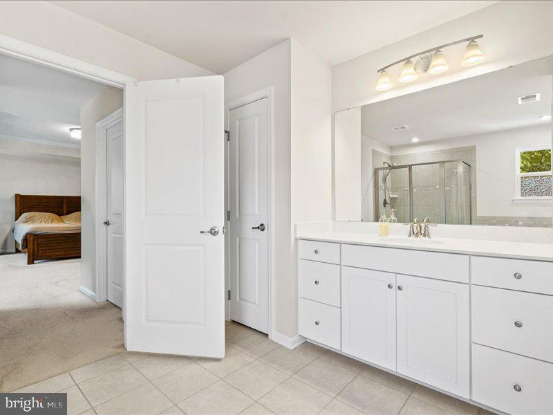 MAY'S QUARTER - Residential