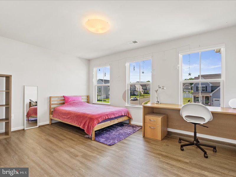 MAY'S QUARTER - Residential