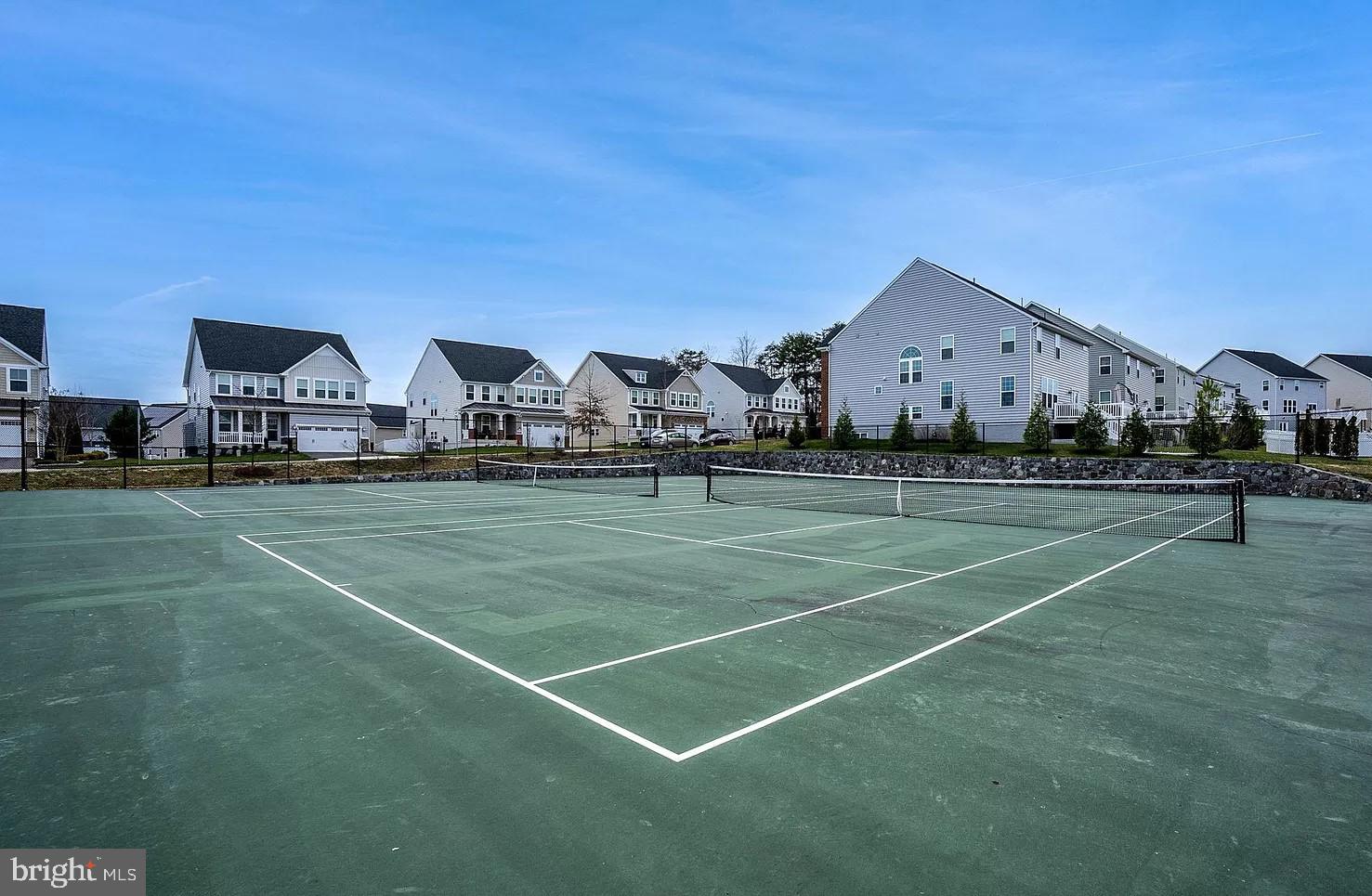 MAY'S QUARTER - Residential