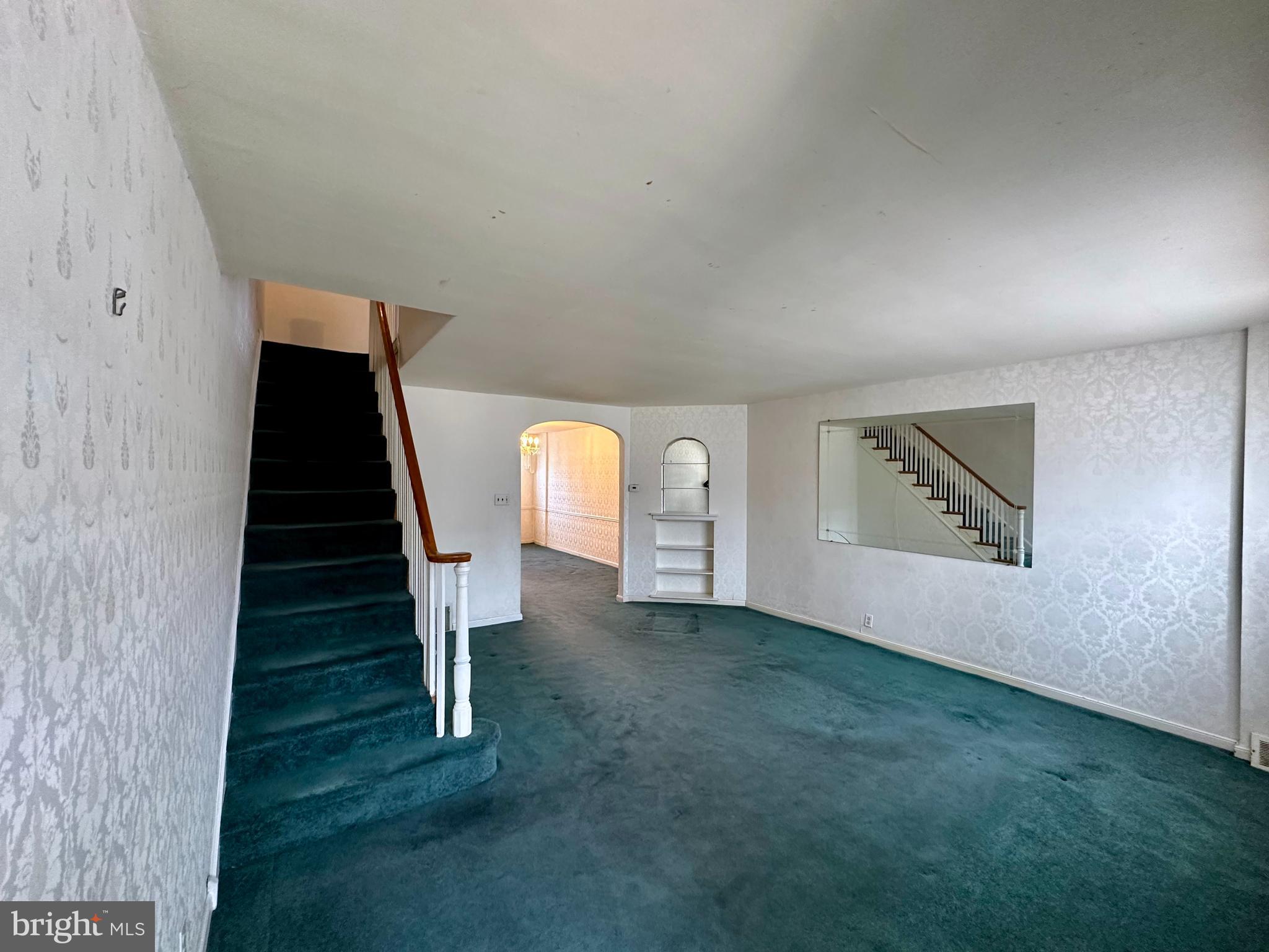 OXFORD CIRCLE - Residential