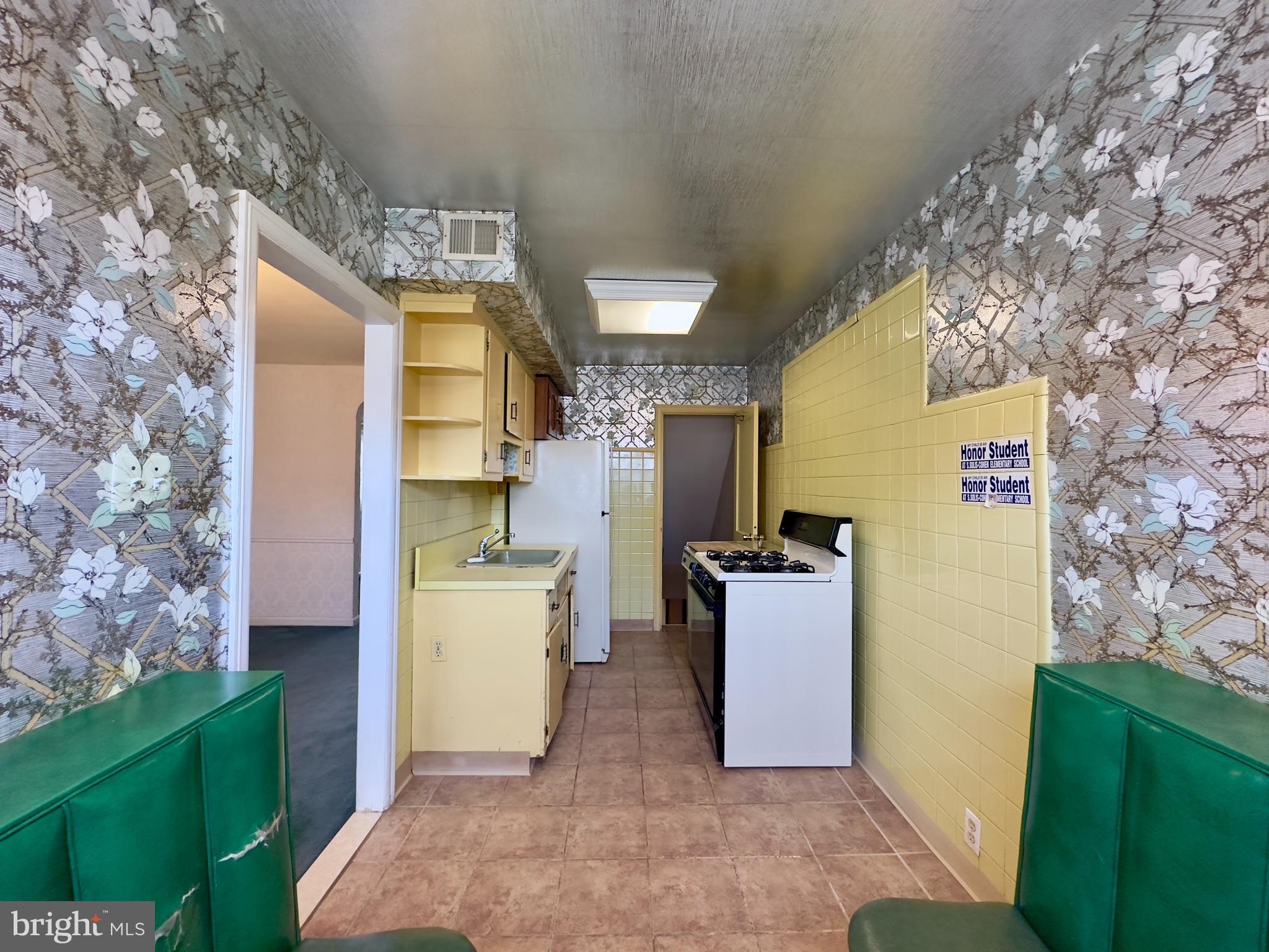 OXFORD CIRCLE - Residential