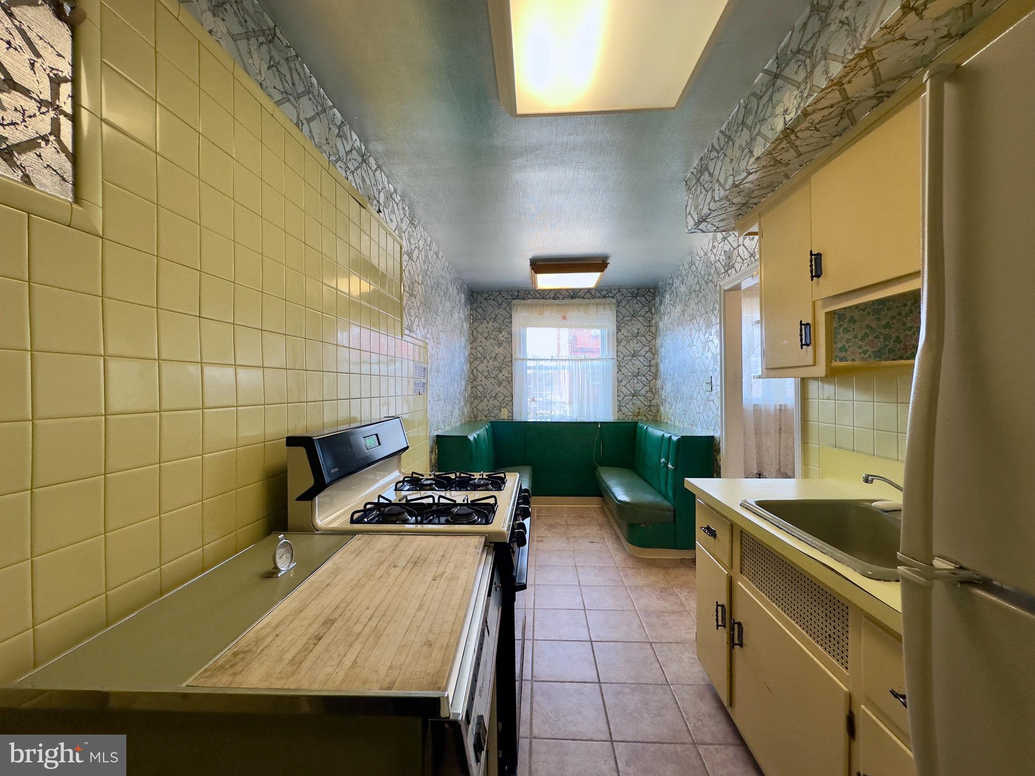 OXFORD CIRCLE - Residential