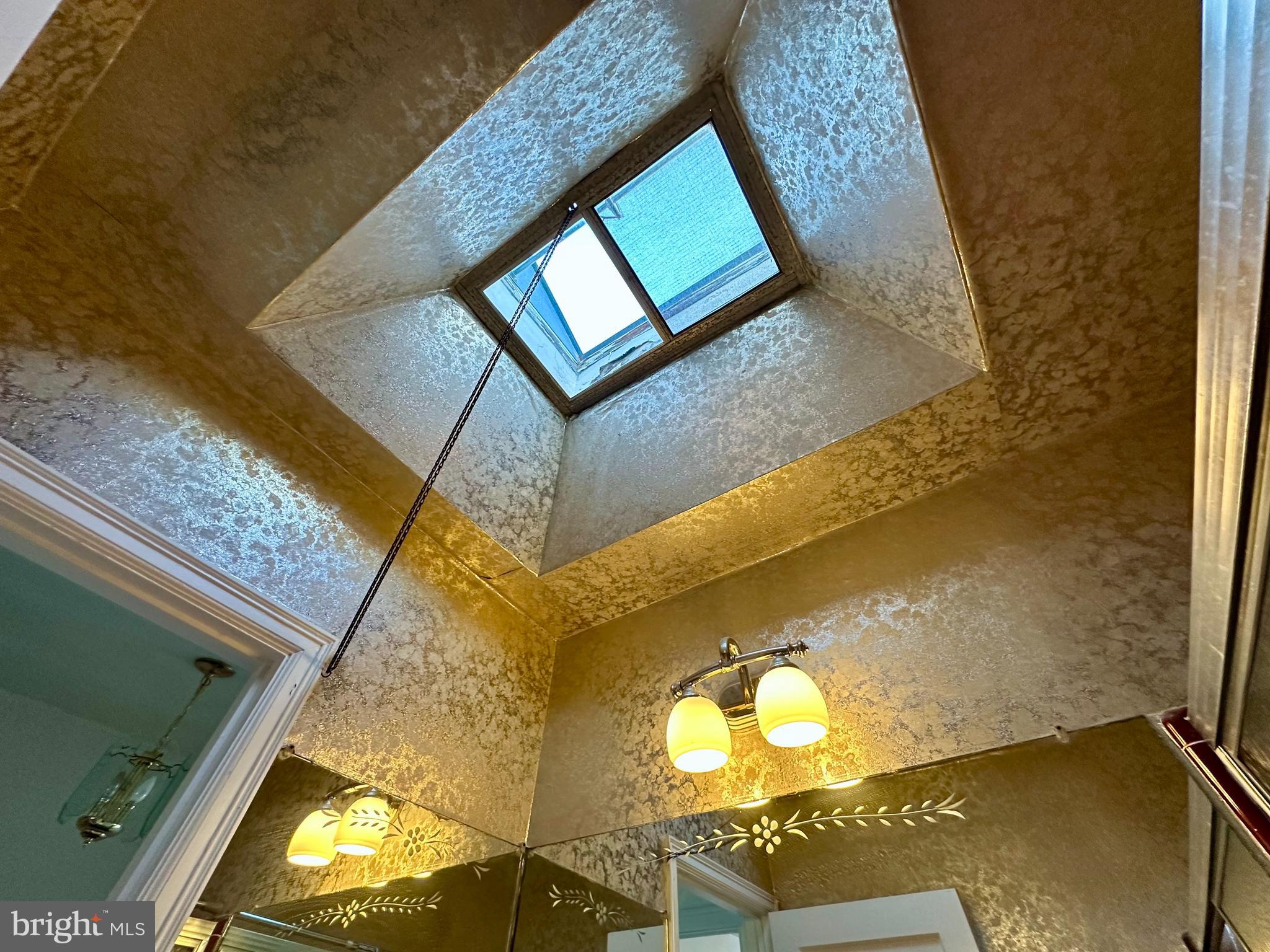 OXFORD CIRCLE - Residential