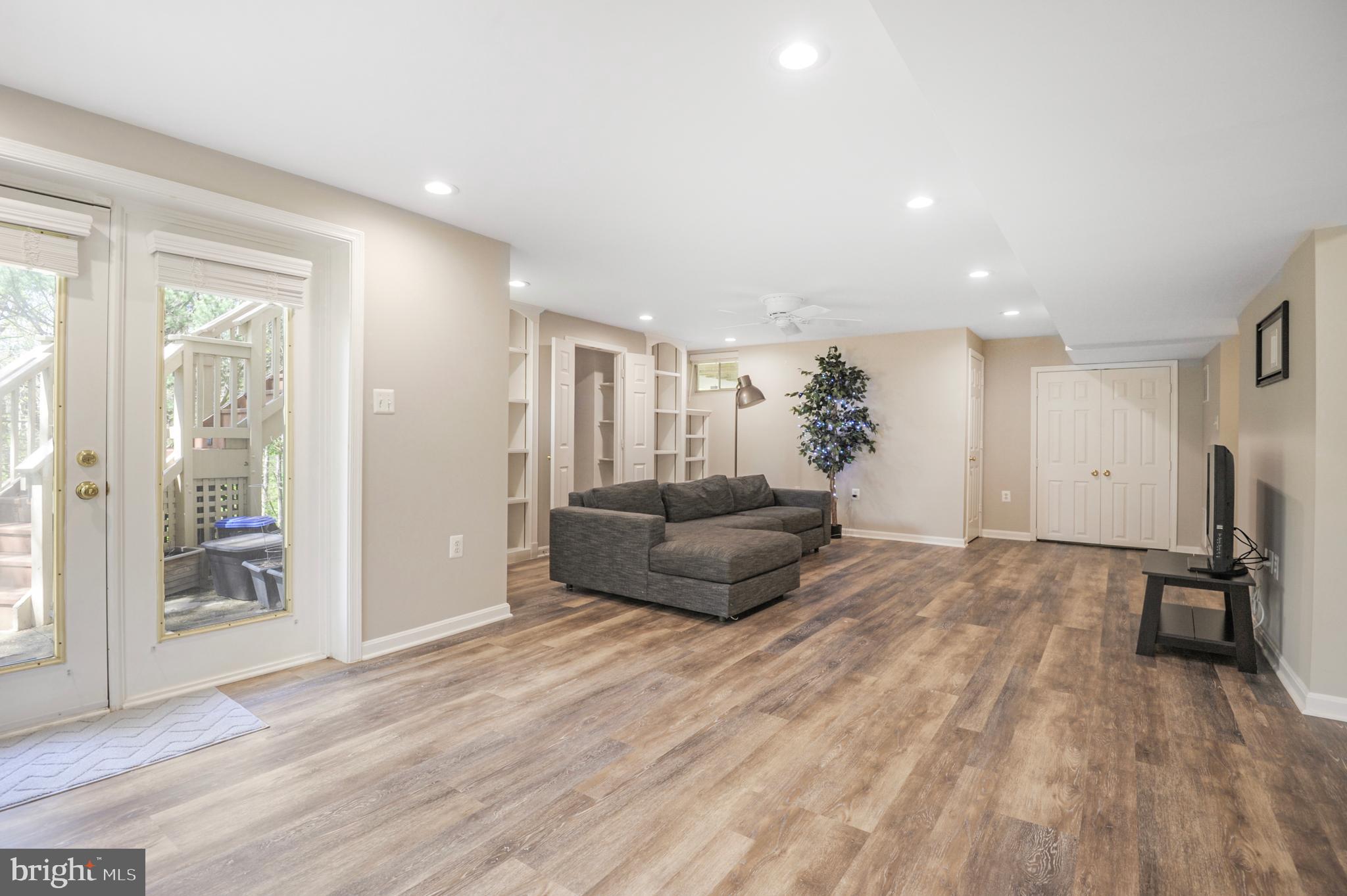 POTOMAC HUNT - Residential