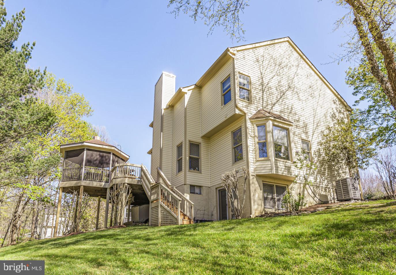 POTOMAC HUNT - Residential