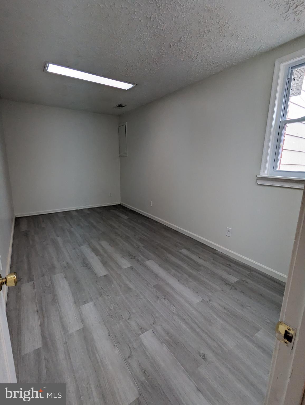 CALVERTON - Residential Lease