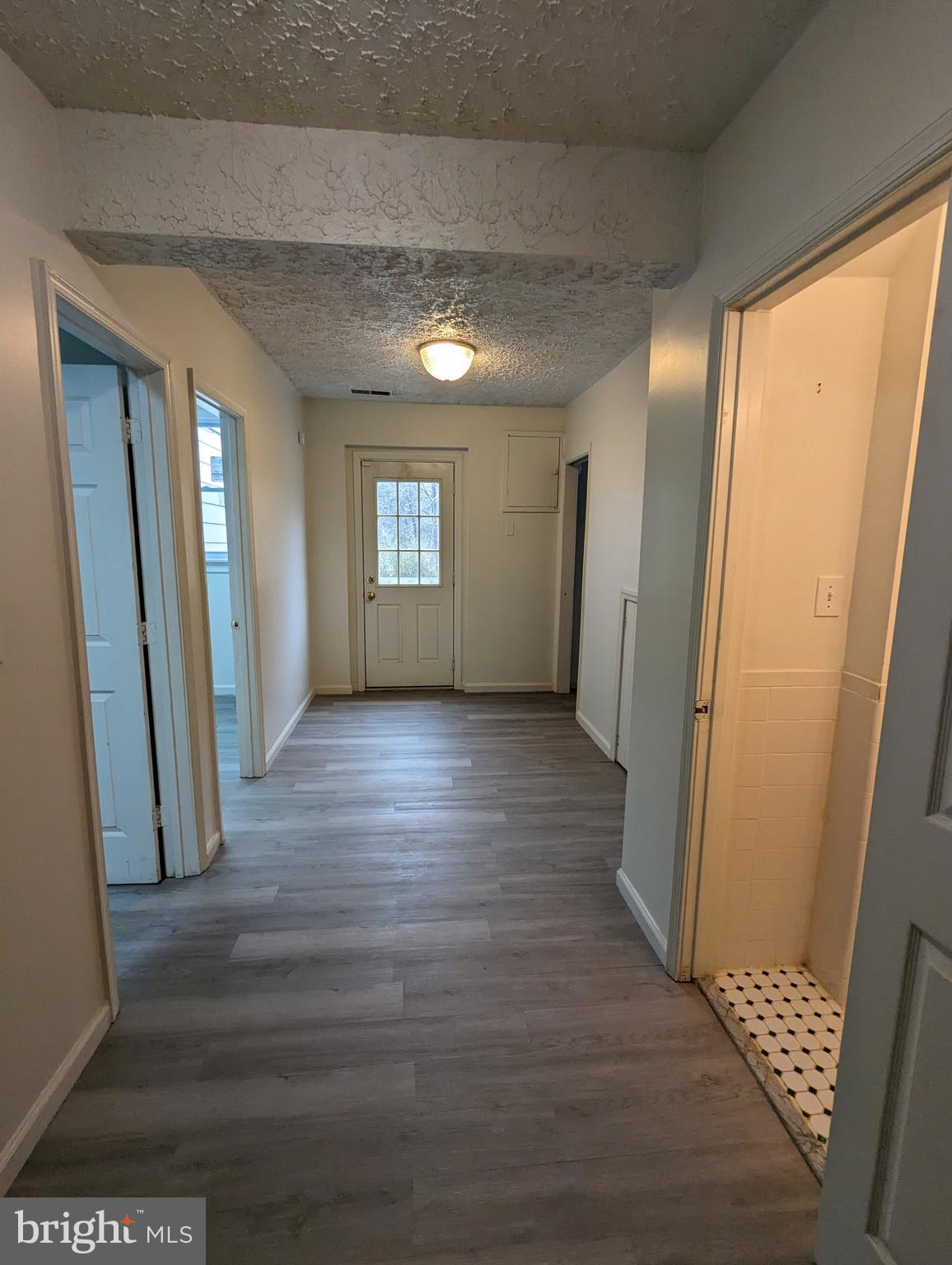 CALVERTON - Residential Lease