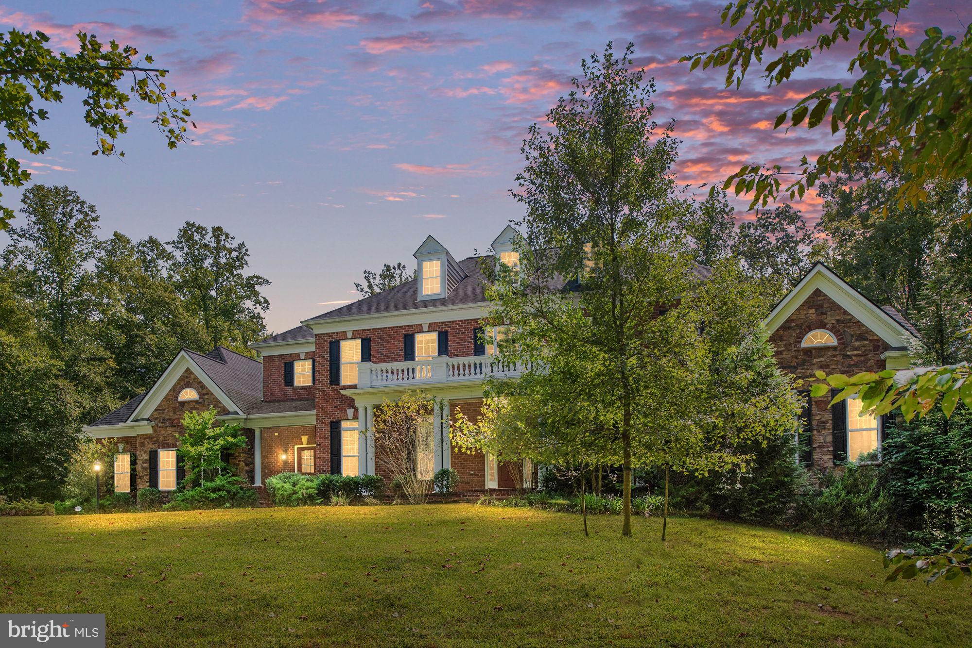 425 WAKEROBIN DRIVE