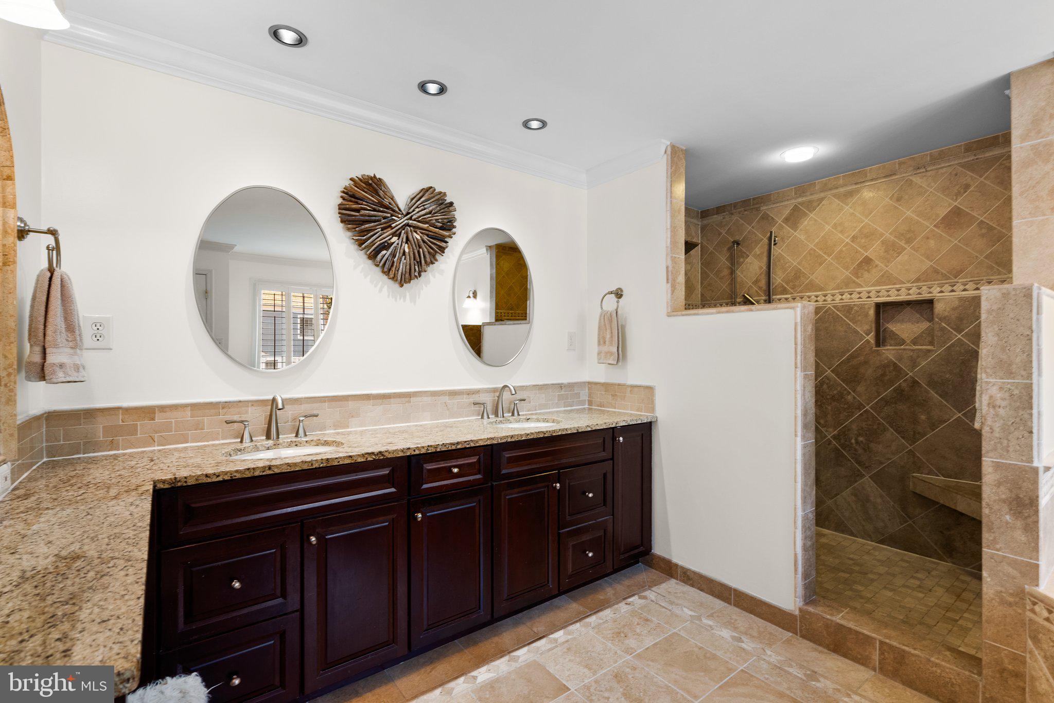 KENTLANDS - Residential