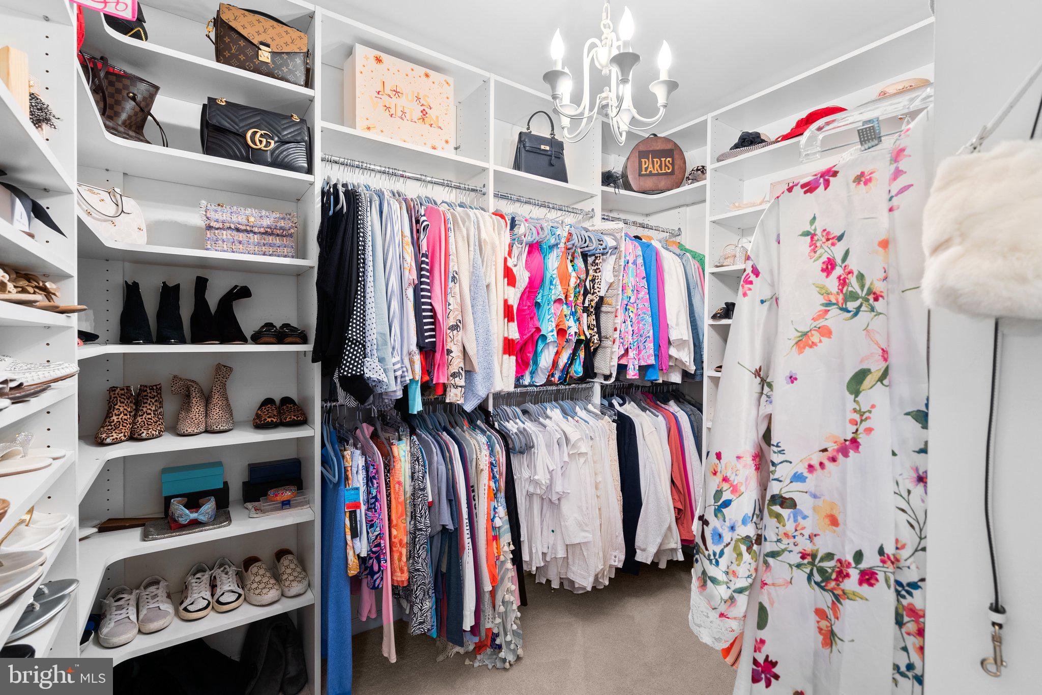 KENTLANDS - Residential