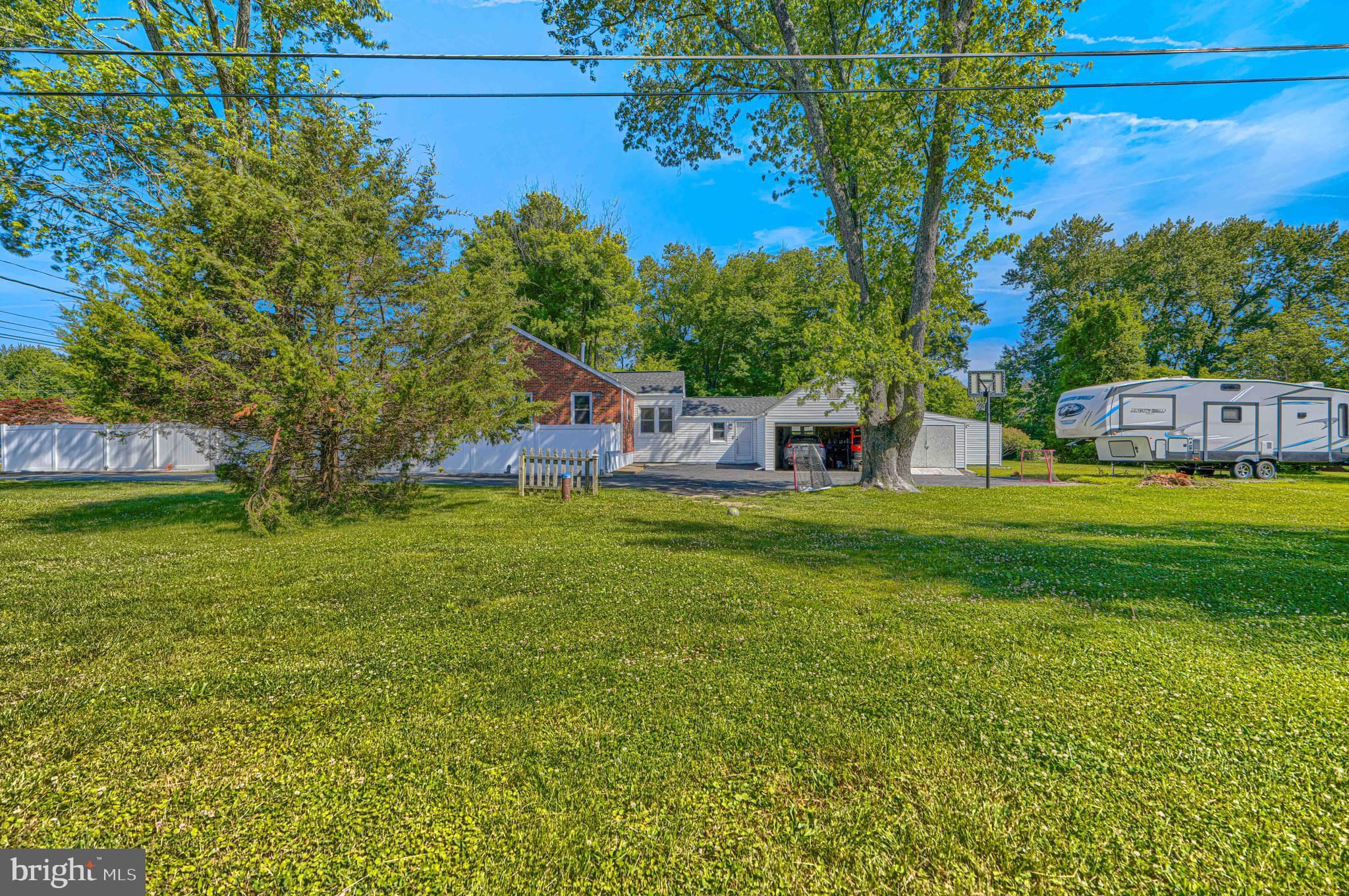 15 MOUNTAIN ROAD