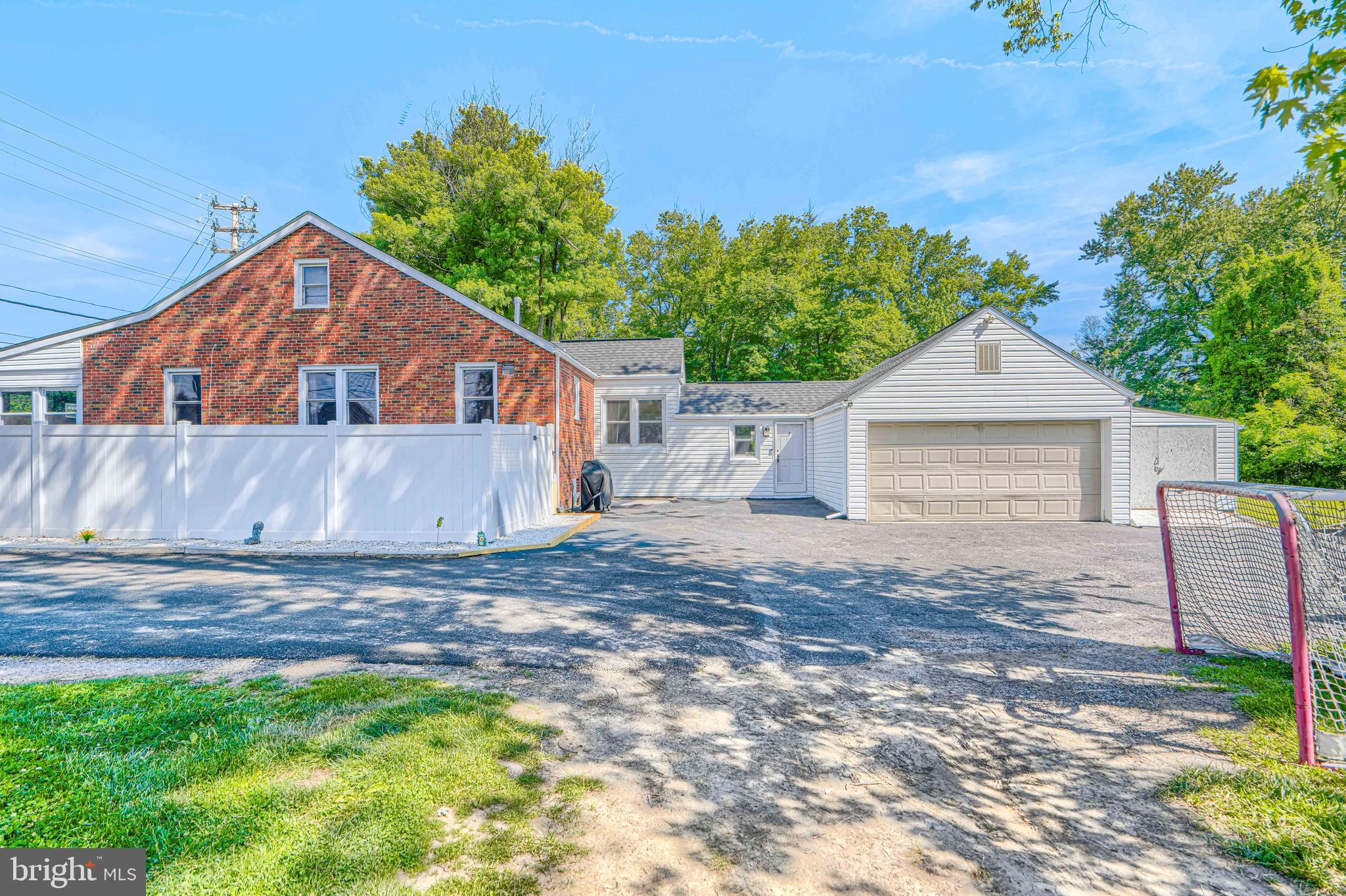 15 MOUNTAIN ROAD