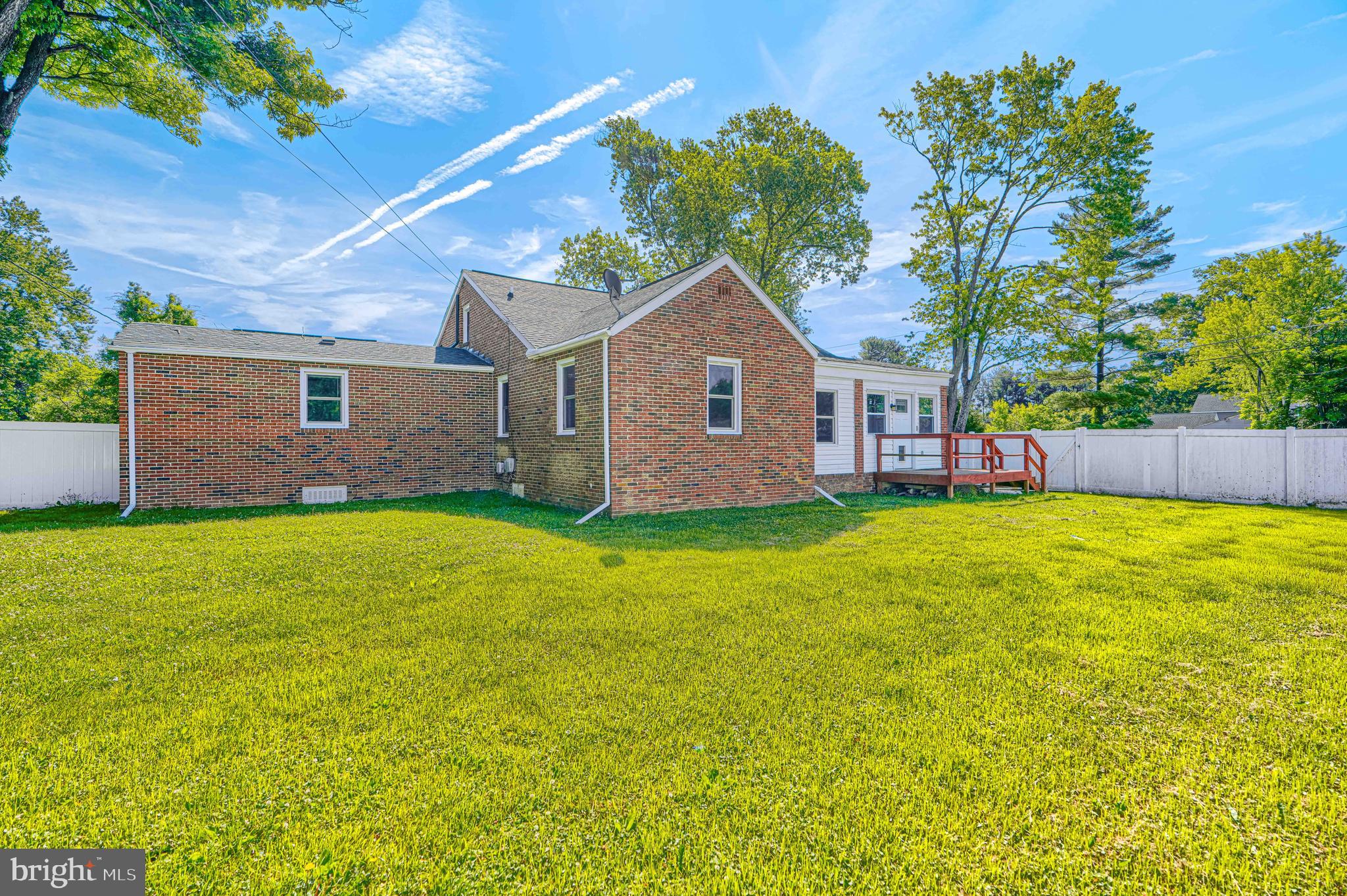 15 MOUNTAIN ROAD
