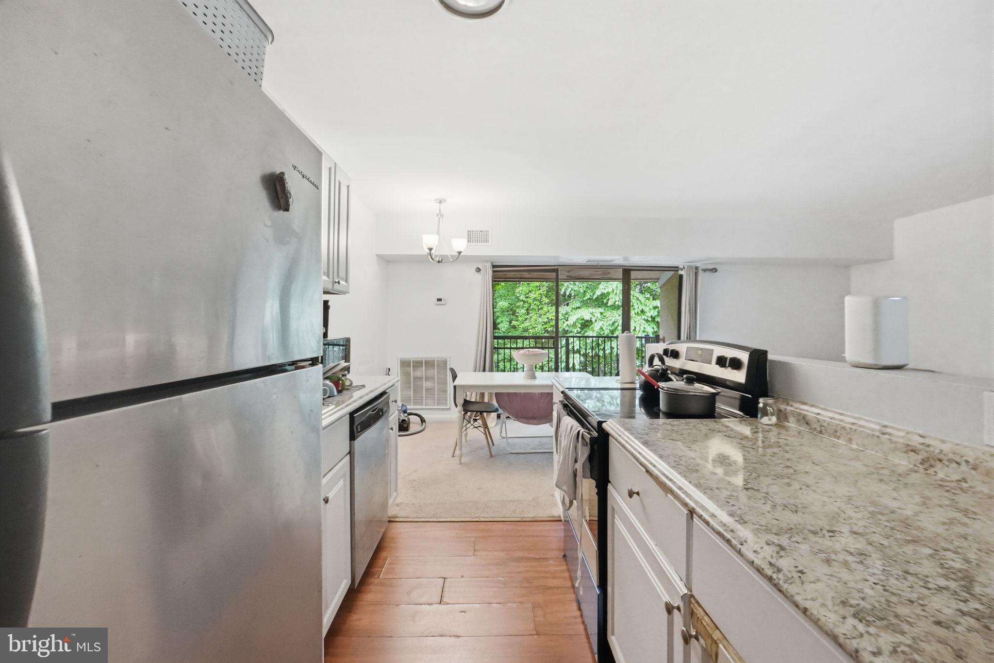 2231 CASTLE ROCK SQUARE 22C