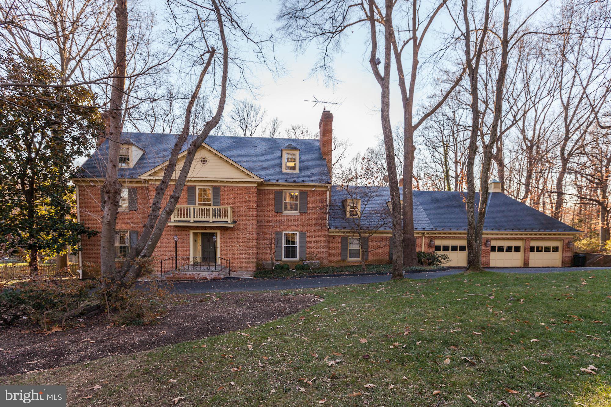 FABULOUS REDUCTION in PRICE to $1,498,000. Stunnning large corner lot w/ custom landscaping. Cullinane built colonialexpanded by current owner to include family room off large kitchen and 3 car garage. Beautiful views from every room,including from the lovely porch spanning the back of the home and overlooking the swimming pool and gardens. 6BR, daylight walkout lower level. Priced to SELL!